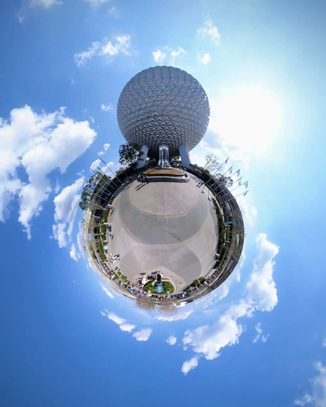 Official RICOH THETAさんのインスタグラム写真 - (Official RICOH THETAInstagram)「Make Monday more magical with the RICOH THETA X✨ Bring this camera along on any spring break trip to capture special moments during your travels! Don't forget to edit using the THETA+ editing app to make tiny planets like this from @360littleplanets 📸 . . . . . #ricohusa #ricoh #ricohimaging #theta360 #ricohtheta #lifein360 #360camera #360view #camera #cameratips #cameralover #photographylovers #photographer #photooftheday #photographytips #cameragear #photoediting #editingtips #photoedit #travelphoto #travel #travelgear #traveltips #travelcamera #amusementpark #springbreak」3月20日 22時40分 - theta360official