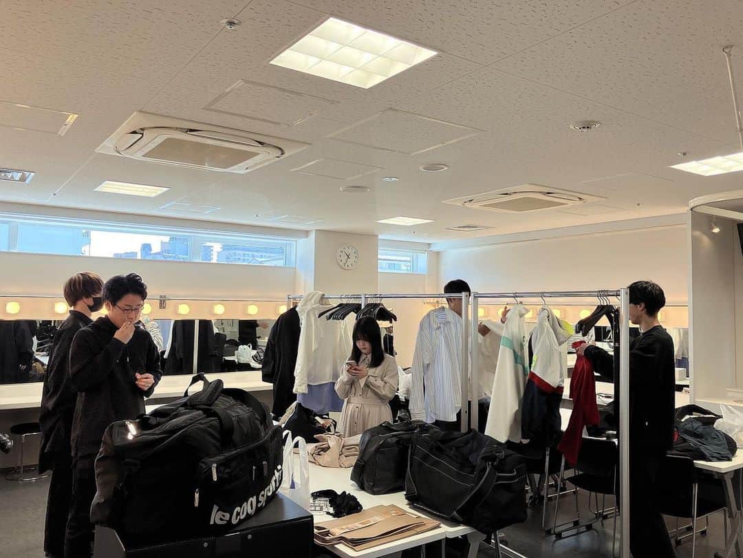 たっつーさんのインスタグラム写真 - (たっつーInstagram)「はなおさん、でんがんさん、人生はわからないということを2人から学びました。ありがとうございます。たくさん言いたいことはあるのですが、それぞれ個人LINEで送らせていただきました。  ファンミもありがとうございました！！ みんなに会えてすごく嬉しかった、今後ともよろしく！！！ (2枚目は本番前)  #はなおでんがん解散」3月20日 22時54分 - tattsuu_integral