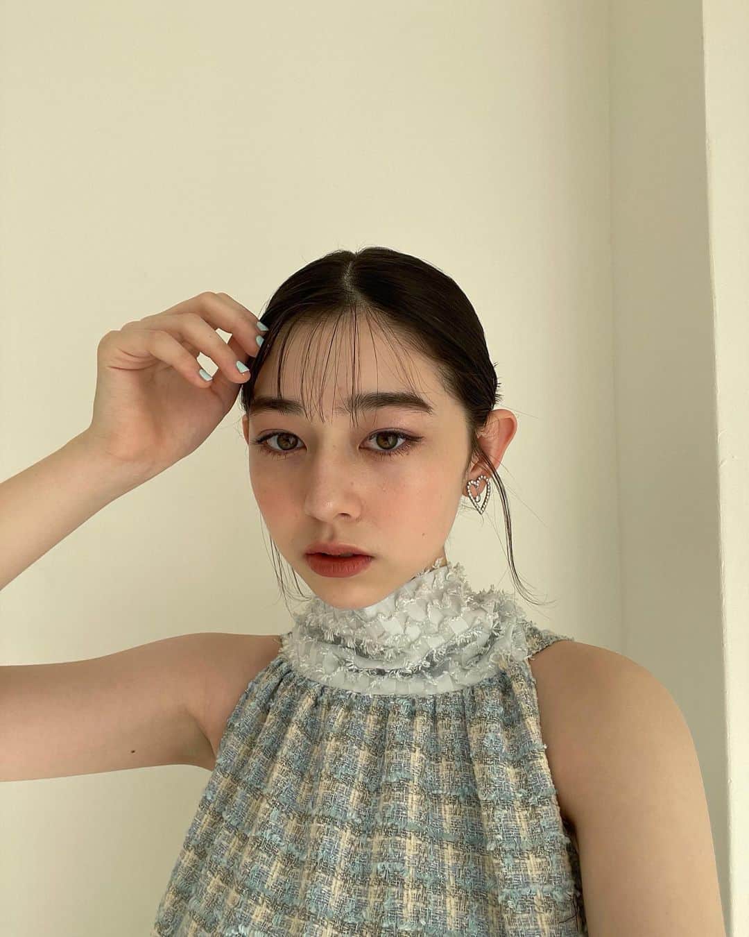 石川花のインスタグラム：「春号でセブンティーンモデルになって約1年、 モデルのおしごとを始めて約1年！でもあります これからもセブンティーンの先輩方を見習ってがんばりますʚїɞ！」