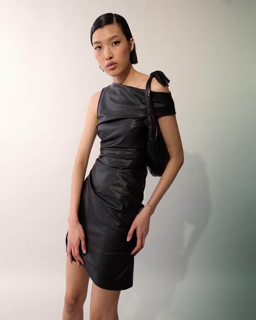 ヘルムート ラングのインスタグラム：「HELMUT LANG S/S 2023 COLLECTION - New York, N.Y. WWW.HELMUTLANG.COM」