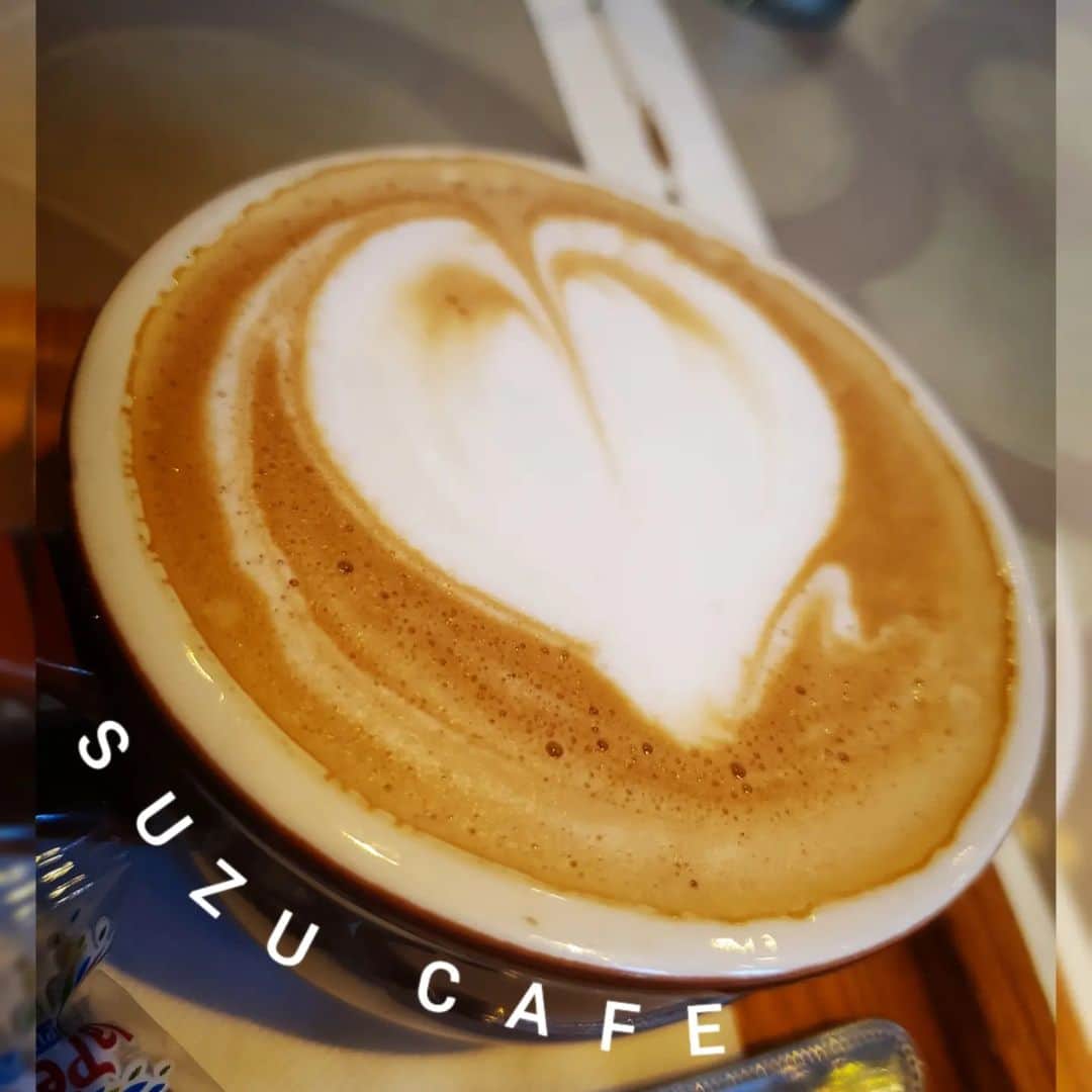 井上琴絵のインスタグラム：「☕ . あきさんと一緒に行ったカフェ❤ . ランチしてデザート食べて おしゃべりして、、、  めちゃめちゃ長居してしまったとこ。 . . 居心地GOODすぎた❤ あきさんまた行こね🤗 @suzucafe_official @suzucafeginza #suzucafe #suzucafeginza #かふぇすたぐらむ#カフェ活#カフェ巡り #カフェ巡り好き#☕#おしゃれなカフェ #coffee#coffeegram#coffeelove#coffeetime #cafe#cafestagram#ginzacafe#cafephotography」