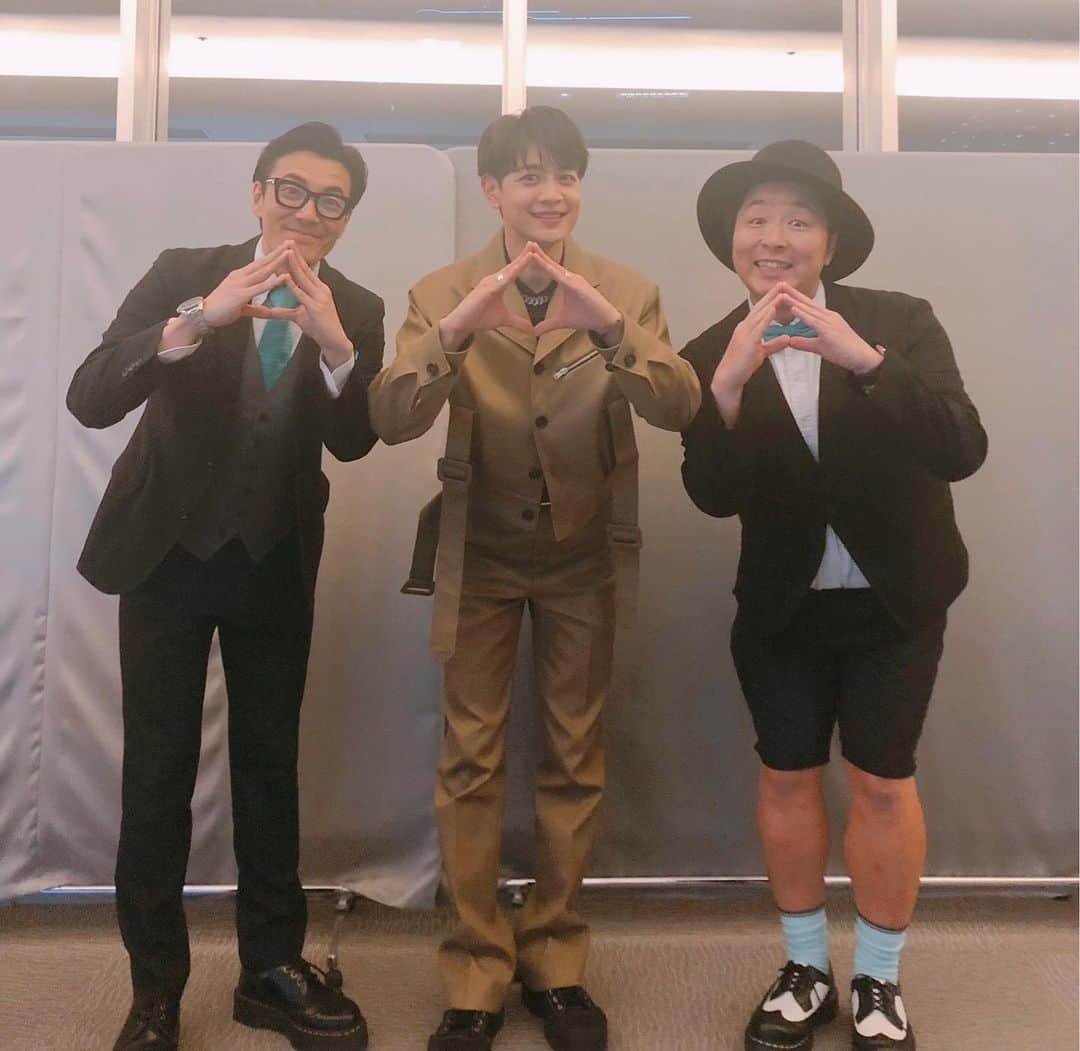 平井俊輔さんのインスタグラム写真 - (平井俊輔Instagram)「「2023 BEST CHOI's MINHO - LUCKY CHOI's in JAPAN」  今年も全4公演ミンホくんもSHINee WORLD J の皆様も凄くキラッキラしてて、 本当素敵な2日間を一緒に過ごさせて頂きました✨✨  毎回ミンホくんにお会いすると、 思う事があります。 素敵とゆう言葉がむちゃくちゃ合う方だと。 ホント素敵な方です🙏 炎のカリスマであり素敵なヒーローだと思います。 またお会い出来る事を願って。  最終日終わりどーしても公演中気になってた豚骨ラーメン食べたくてみなとみらいにあるだるまさんへ。  しっかり〆りました😊  2日間ありがとうございました👏」3月20日 23時33分 - bobuhirai0311