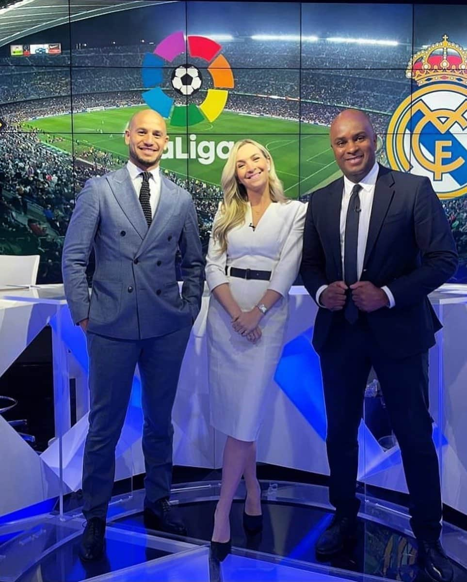 アドレーヌ・グェディウラのインスタグラム：「El Clasico @fcbarcelona V @realmadrid on @beinsports with @nickycrosbytv and #didierdomi  #blaugrana #merengue #elclasico #dababa @onfiresports」