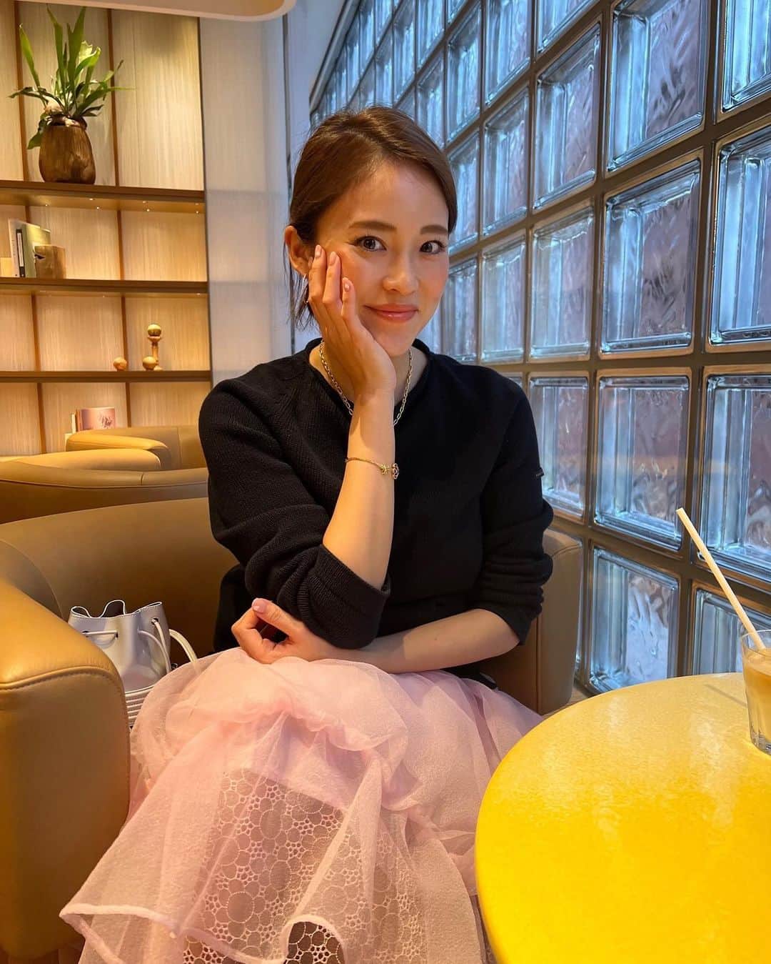 のインスタグラム：「HERMES cafe☕️  #tokyo #hermescafe #東京カフェ #銀座カフェ」