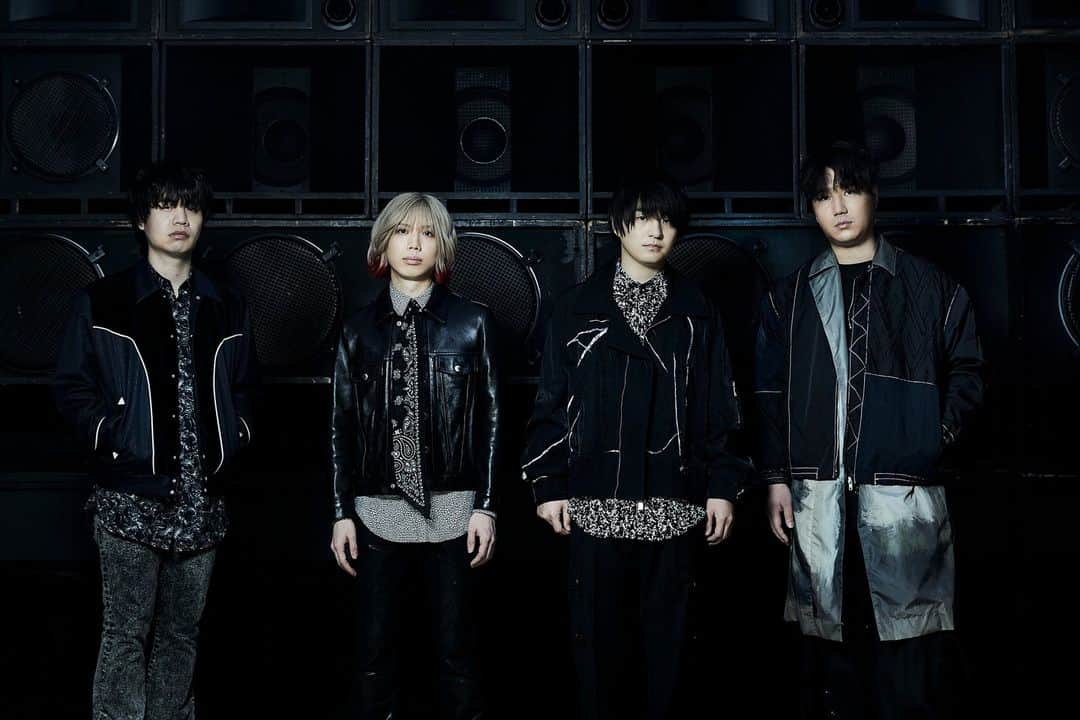 日本テレビ「news zero」のインスタグラム：「４月から #newszero のテーマ曲が新しくなります。 手掛けてくれたのは #official髭男dism です。 報道番組のテーマ曲を手掛けるのは初めてとなります。 「耳にしたときに深呼吸ができるような楽曲に」と語るメンバー、 どんな楽曲になっているのか４月３日のzeroお楽しみに！ #ヒゲダン #髭男」