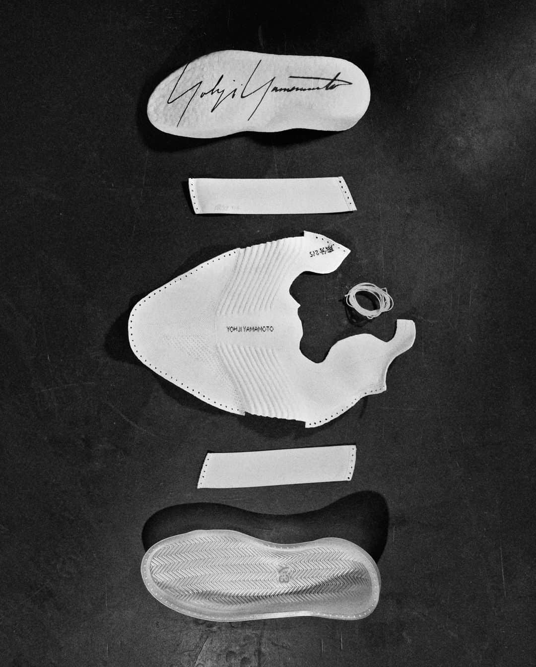 ワイスリーさんのインスタグラム写真 - (ワイスリーInstagram)「Y-3 ITOGO. ​ With its name derived from a combination of the Japanese words for ‘thread’ - ‘ito’ - and ‘five’ - ‘go’ - the Y-3 ITOGO is hand-stitched from just five components. ​ Crafted to rethink the lifecycle of footwear, the ITOGO silhouette is held together by thread, not glue. ​ Available now at select retail locations.  #adidas #Y3 #YohjiYamamoto」3月21日 0時00分 - adidasy3