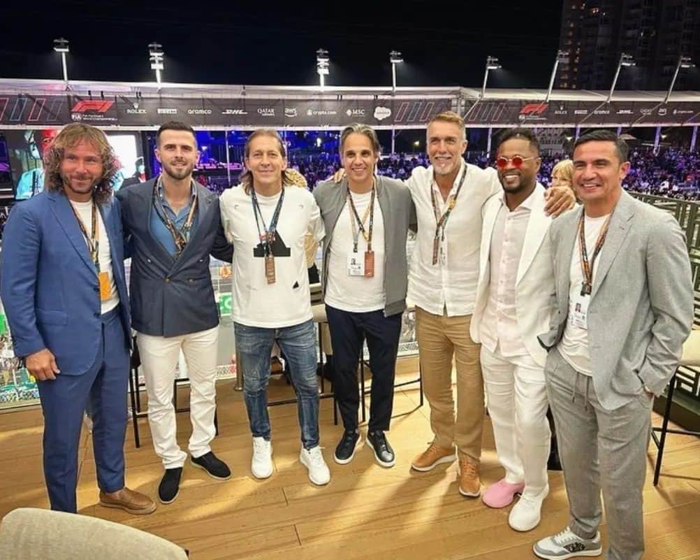 ティム・ケーヒルのインスタグラム：「FORMULA 1 🏎⚽️」