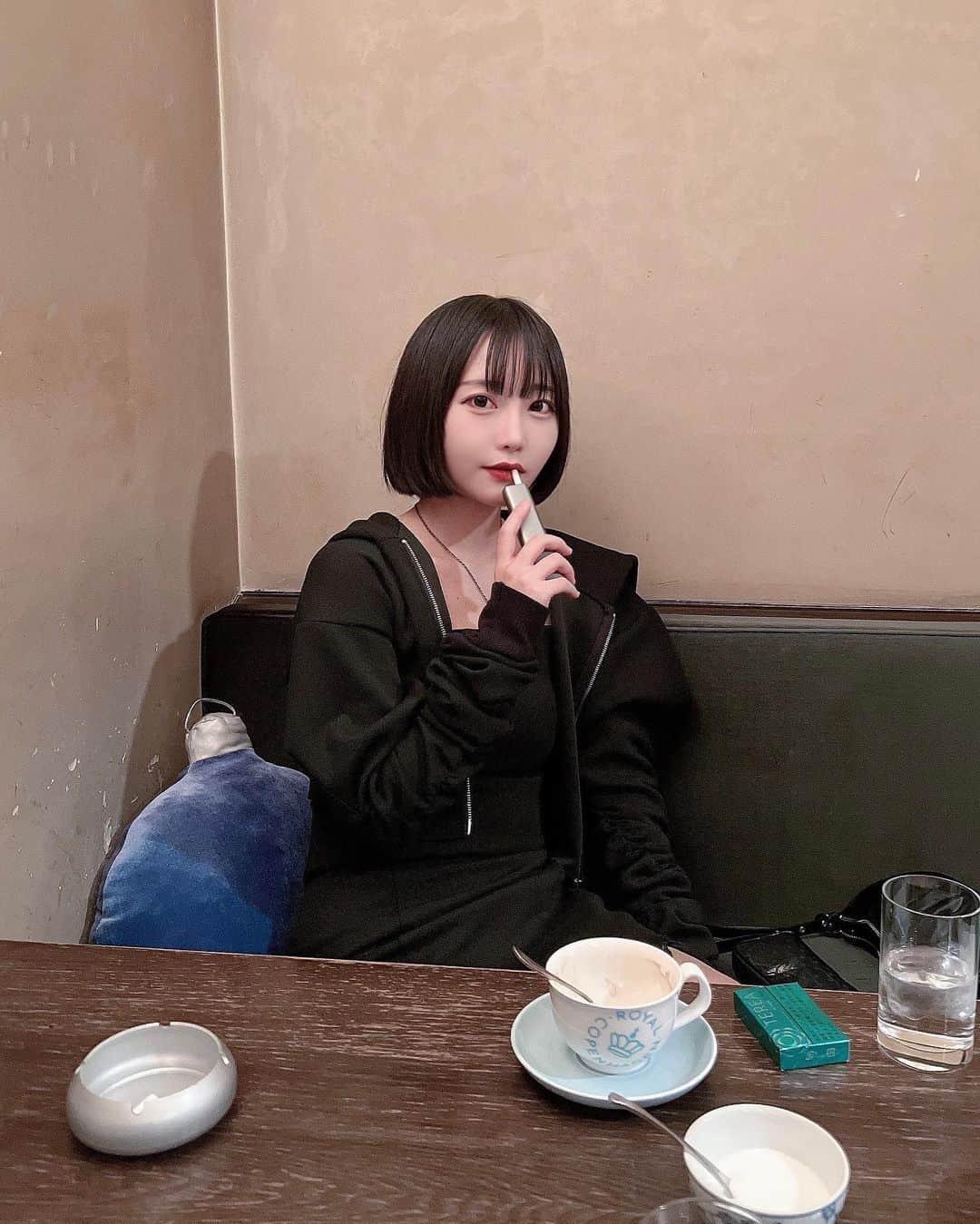 白釈迦遺さんのインスタグラム写真 - (白釈迦遺Instagram)「. アイスなくてホットしかないという、斜に構えた喫茶店☕️」3月20日 15時18分 - shaka_yui