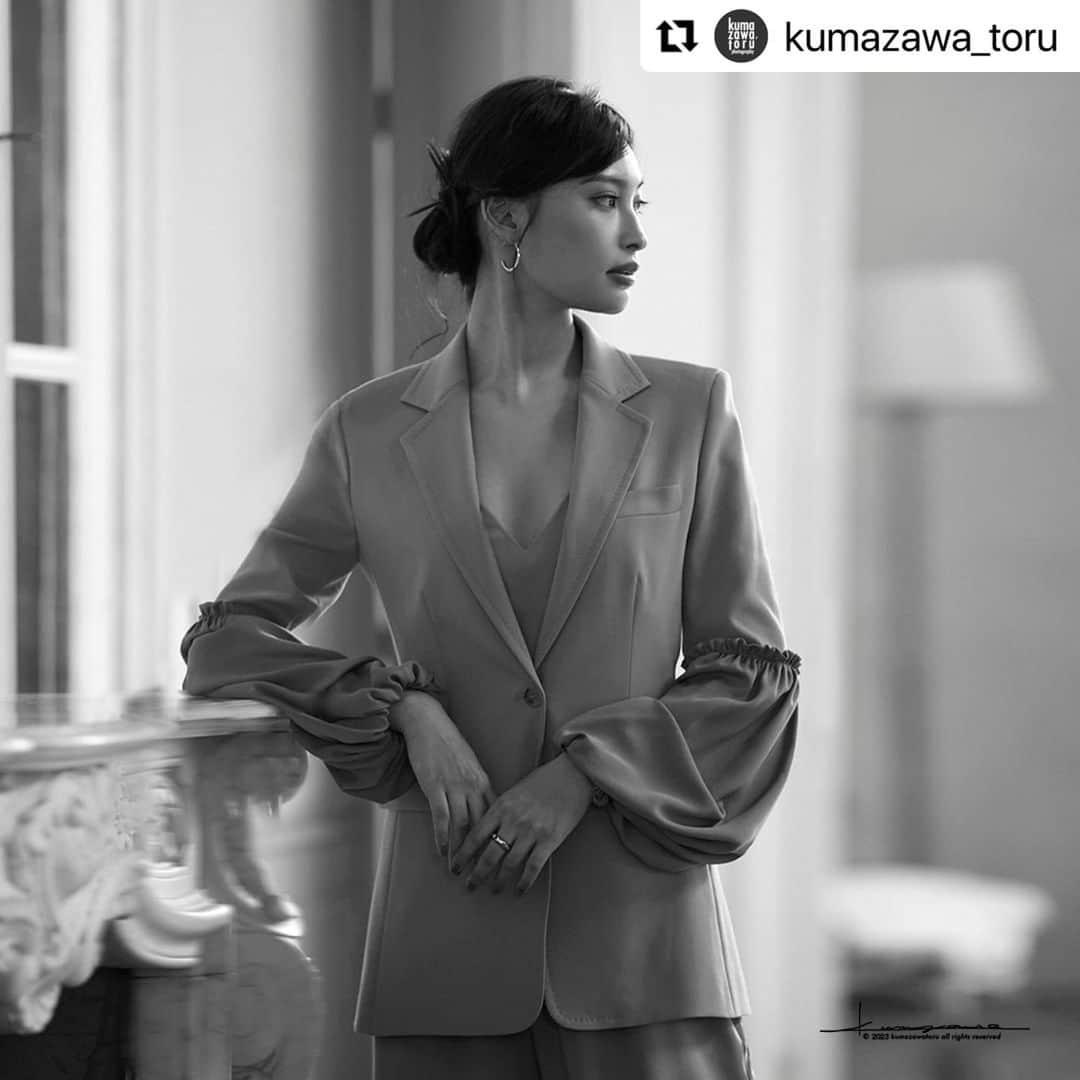 佐々木貞江さんのインスタグラム写真 - (佐々木貞江Instagram)「Thank you 🙏   #Repost @kumazawa_toru with @use.repost ・・・ @aya_omasa_official Photography by @kumazawa_toru Make-up by @sadaebam Hairstyle by @hirotsukui Styled by @takako_aoki_stylist #MaxMara Shot for PreciousMagazine2021 #portrait #fashionportrait #bw #bw_lover #bw_portrait #bw_portraits #bwfashion #bnw #bnw_portrait #monochromaticmag #minimalism #minimalmood #美しいひと」3月20日 15時24分 - sadaebam