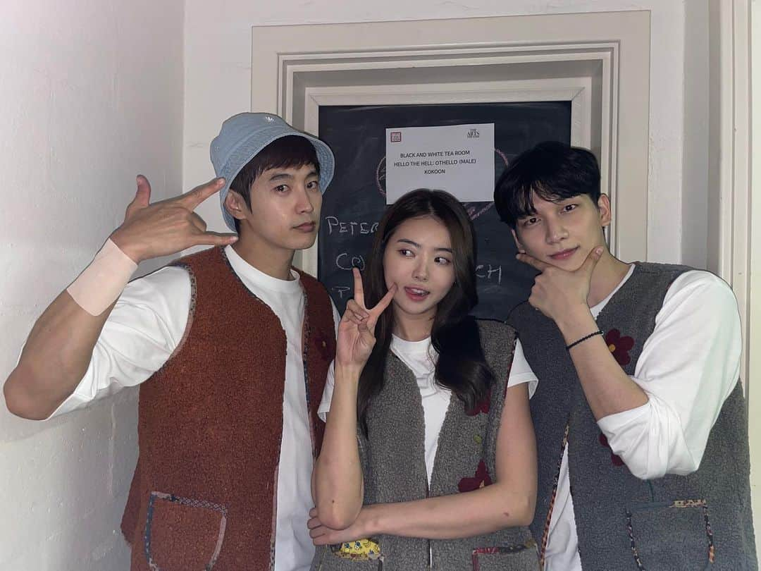 チェ・ウンさんのインスタグラム写真 - (チェ・ウンInstagram)「. “Hello, the hell othello.” . a successful performance It's all thanks to the fans that we were able to finish it successfully. Nayoung and Hyuk,😍 thank you so much for being with me.  Great job. Thank you💕 Adelaide Fringe Festival. . . . #오델로 #fringe #festival #australia #adelaide」3月20日 15時33分 - woongstargram