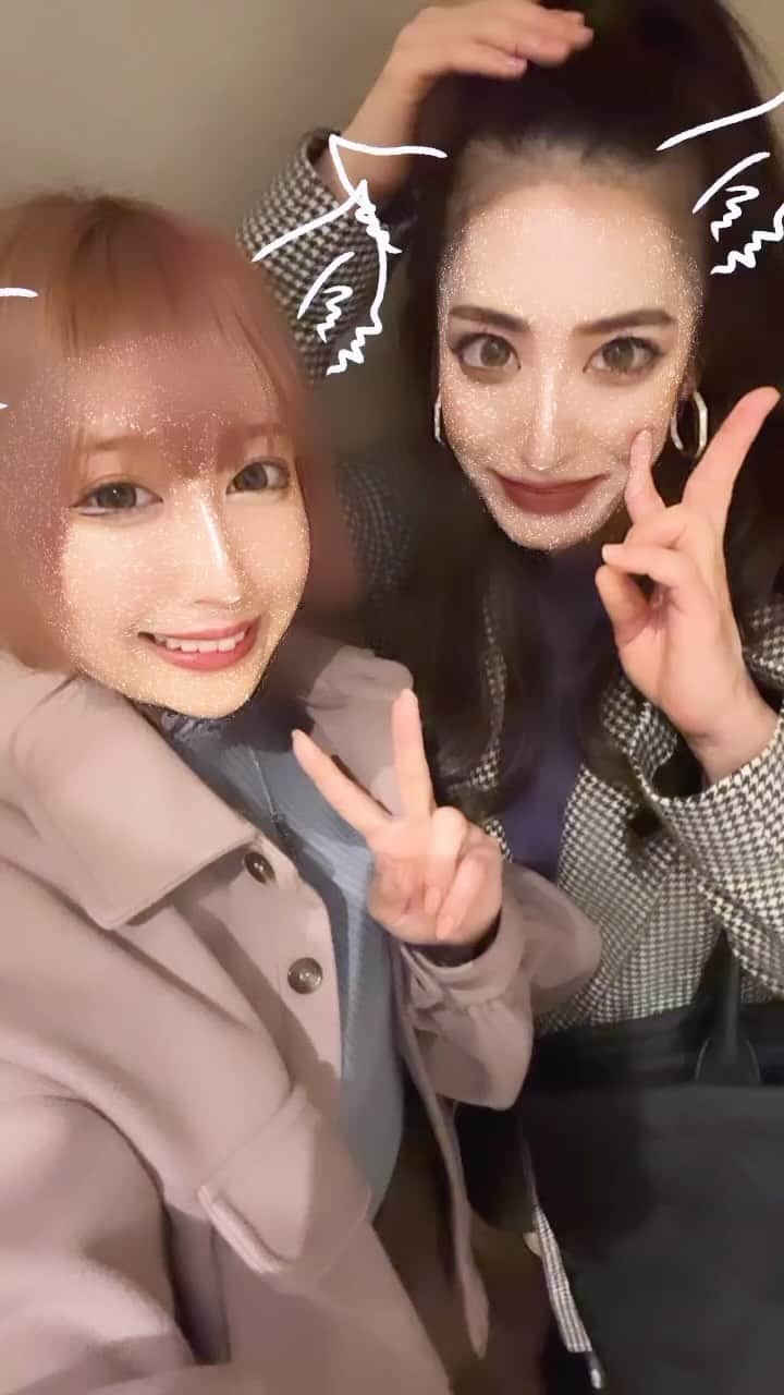 若月雅のインスタグラム：「. 久々友達と❤️ #instagram #friend #girl」