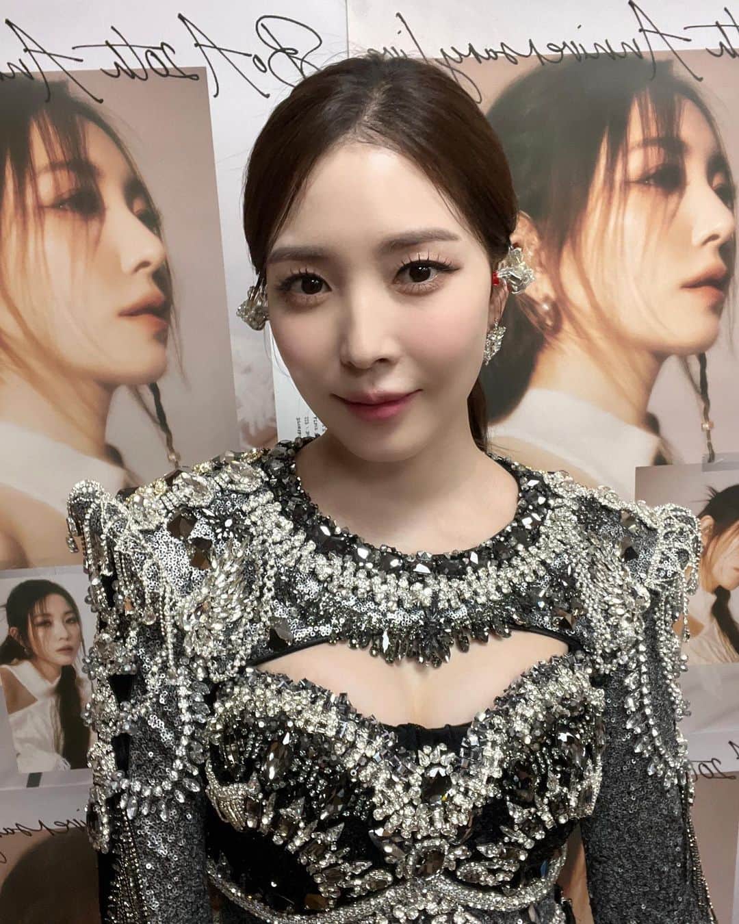 BoAのインスタグラム：「끝날때까지 끝난게 아니다.. #보아콘서트 4.1일 부산에서 만나🙌 감기 아직 안사라졌는데 목소리는 많이 돌아오고있어~🥰 한풀이라는걸 보여주지👍」