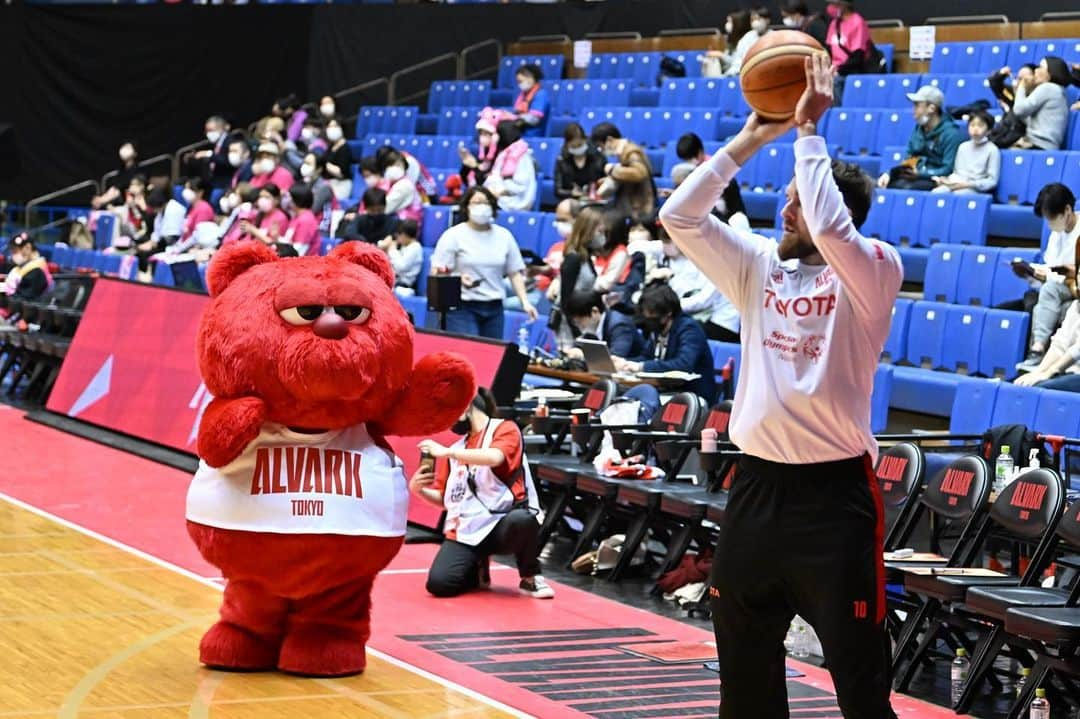 ザック・バランスキーのインスタグラム：「KOMAZAWA🏀🔥💯 #Dおかえり」