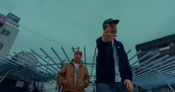 のインスタグラム：「tha BOSS「SOME DAY feat.SHINGO★西成」  https://youtu.be/bjSXcynjowQ  4月12日発売です。  NEW ALBUM 「IN THE NAME OF HIPHOP Ⅱ」から #tbhr #MANTIS さん #ookini  #thaBOSS #maido #黒門フィルム  #KUROFIN #ARUZSTUDIO #SHINGO西成  #昭和レコード #西成散歩 #お好み焼ちとせ #西成豊後 #西成GROOVEY #猫塚 #西成三角公園  #地元LOVE やろ」