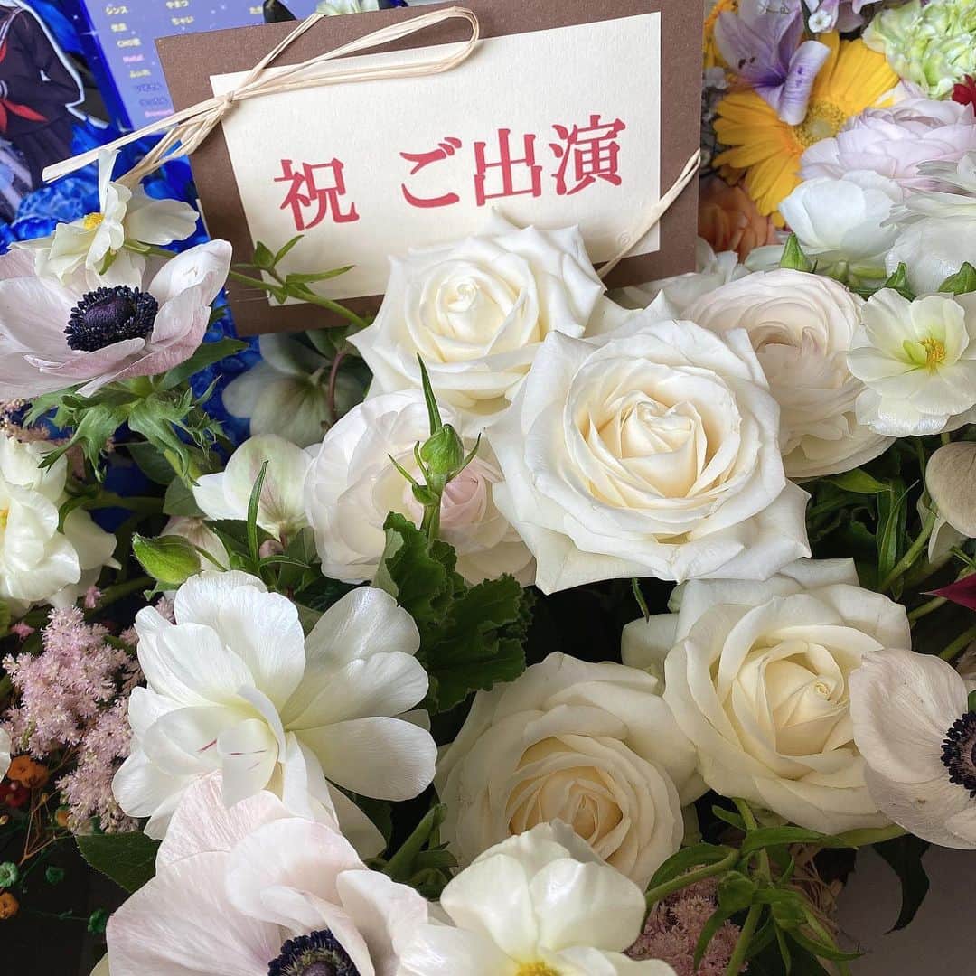 菅沼千紗さんのインスタグラム写真 - (菅沼千紗Instagram)「そしてお花！！！！！ めちゃくちゃ綺麗でした☺️ ありがとうございます🌸」3月20日 18時32分 - chisa_suga