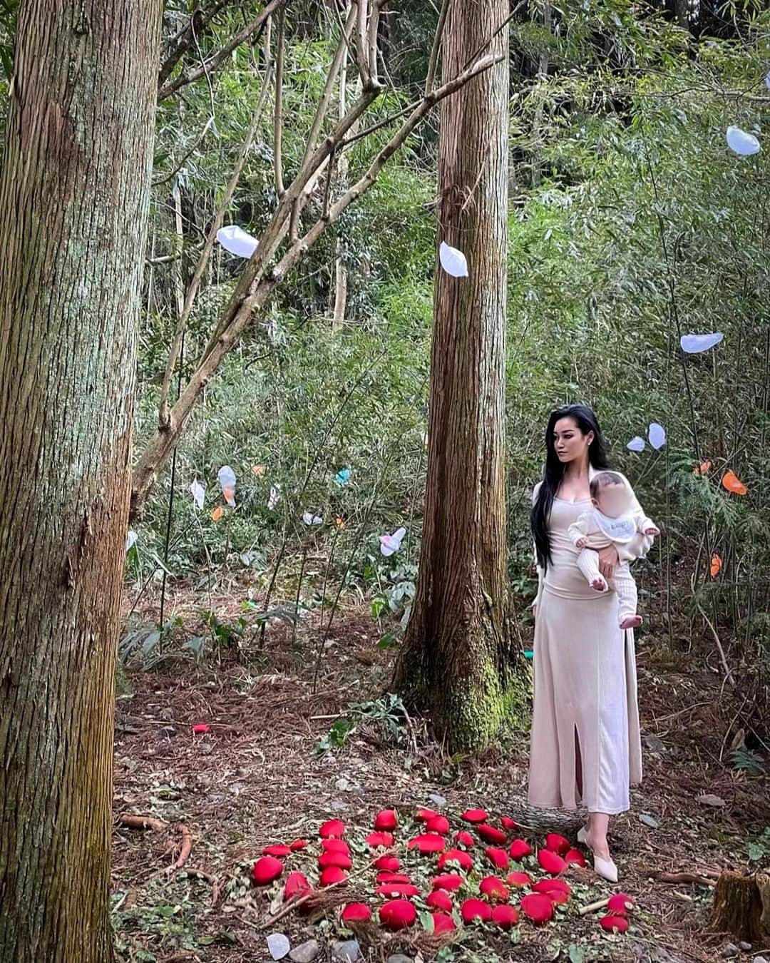 AYAMEのインスタグラム：「#無人駅の芸術祭#無人駅の芸術祭2023#momlife#momblogger#babymama#sweetmoments#lovelyday#mybaby#familytime#mylove#art#nature」
