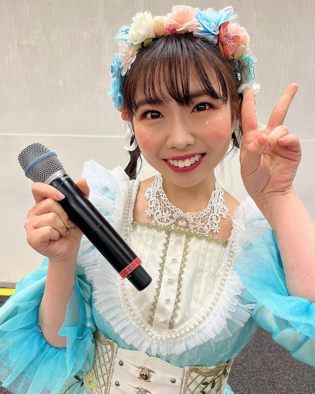 播磨かなのインスタグラム：「🚪 　 播磨かな生誕祭 #はりま21   1部 " はりまといっしょ" 2部 "HARIMusic "  ありがとうございました🥰🥰🥰  　 　 今回も素敵なマイクに 素敵なお衣装で、、、！！！！！  　 めちゃめちゃたくさん要望とか希望とか出しちゃって、 でもいつも想像以上にずんばらしくて可愛い衣装を作ってくださるのでいつも感謝してます🙇‍♀️💕 　 　 本当にありがとうございます！　 　 　　 どうかな？ 似合ってるかな？☺︎」