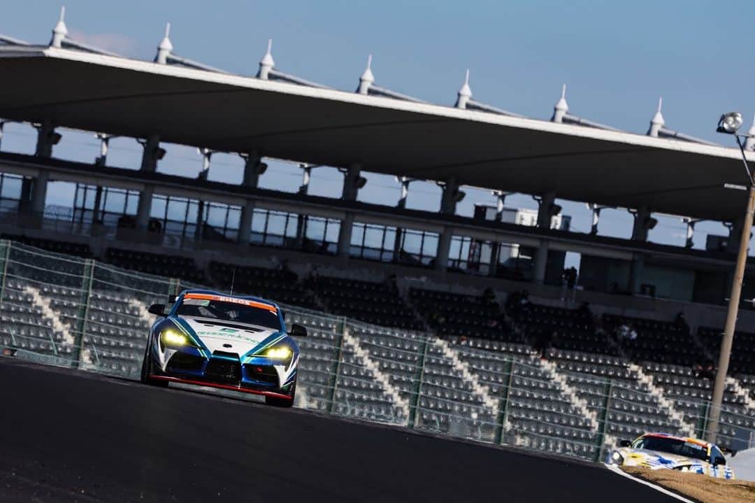 平中克幸のインスタグラム：「. スーパー耐久開幕戦鈴鹿サーキット。 . . 結果は3位でした。FCY、SCが続き最後は赤旗でレースが終了。 . . 大きなクラッシュだったので、山野さんが無事で良かったです。 . . 速さだけでは勝てないのもレース、応援ありがとうございました！ . . . . . . . #林テレンプ  #shaderacing  #スーパー耐久 #koshido #ficata #tsconcept  #TENKAI #アリア #bigdaddygraphics #toyotasupra  #supragt4  #seidoya  #制動屋ブレーキ #eyevol #天ぷら料理花歩 #タカヤマ株式会社 #株式会社ゼナック #ゼナック #zenaq」