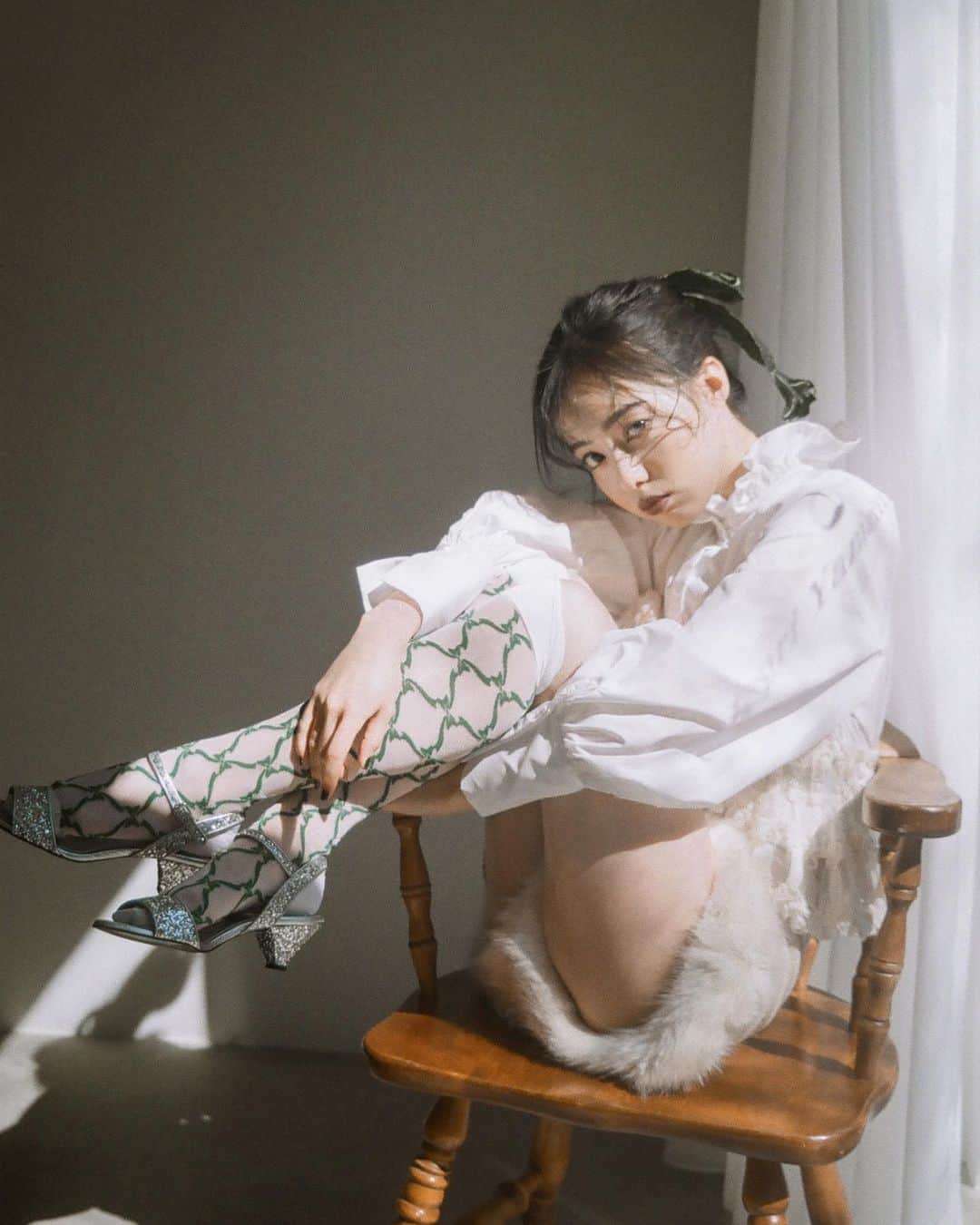 新関碧さんのインスタグラム写真 - (新関碧Instagram)「Ph.  @_1119_a_  HM @funatomisaki_hair_make  St. @kyonchic」3月20日 18時58分 - aoi__niizeki