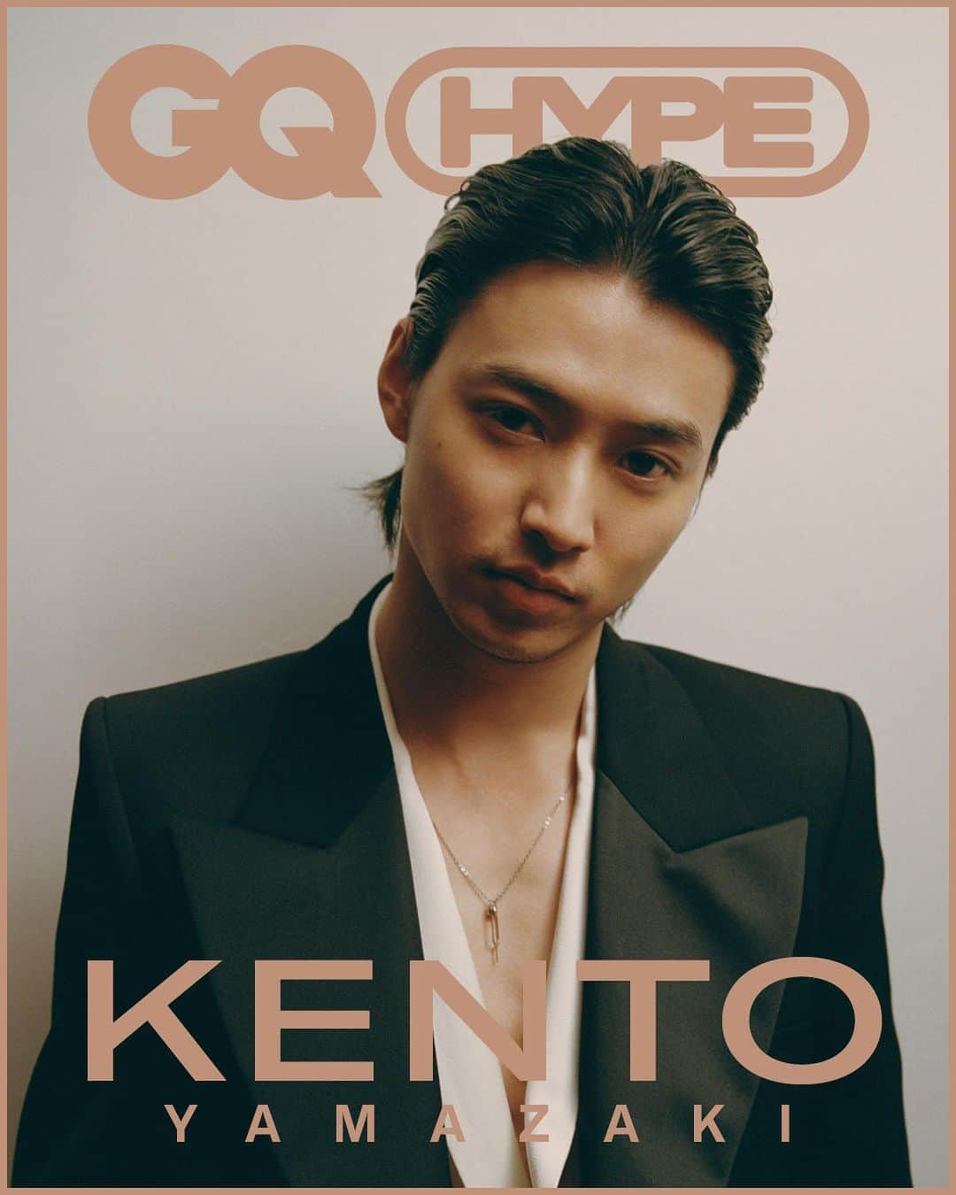 山﨑賢人さんのインスタグラム写真 - (山﨑賢人Instagram)「「GQ HYPE」最新回は、山﨑賢人！ @gqjapan プロフィールのリンクから「山﨑賢人、自分が知らなかった自分と出会う」を✓  「GQ HYPE」 世界各国の『GQ』チームがそれぞれの国／地域で活躍するアイコンたちの魅力を、多角的な視点と卓抜のビジュアルをもって読者に伝えるプロジェクト。  ※本画像は、雑誌の表紙ではなく、WEB記事のデジタルカバーです。  #山﨑賢人 #kentoyamazaki #yamazakikento #今際の国のアリス #サンローラン #saintlaurent #ysl #GQHYPE」3月20日 19時02分 - kentooyamazaki_mg