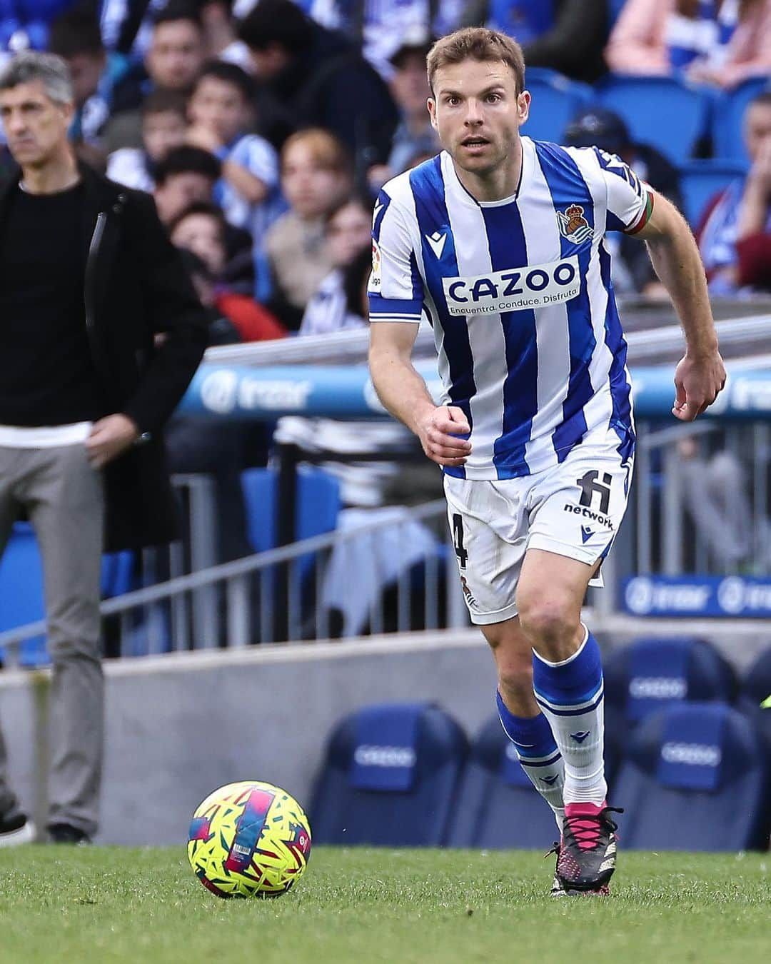 アシエル・イジャラメンディのインスタグラム：「Garaipen ona ta biharrezkua!  Buena victoria de la ayer. Seguimos📈 @realsociedad 🤍💙」