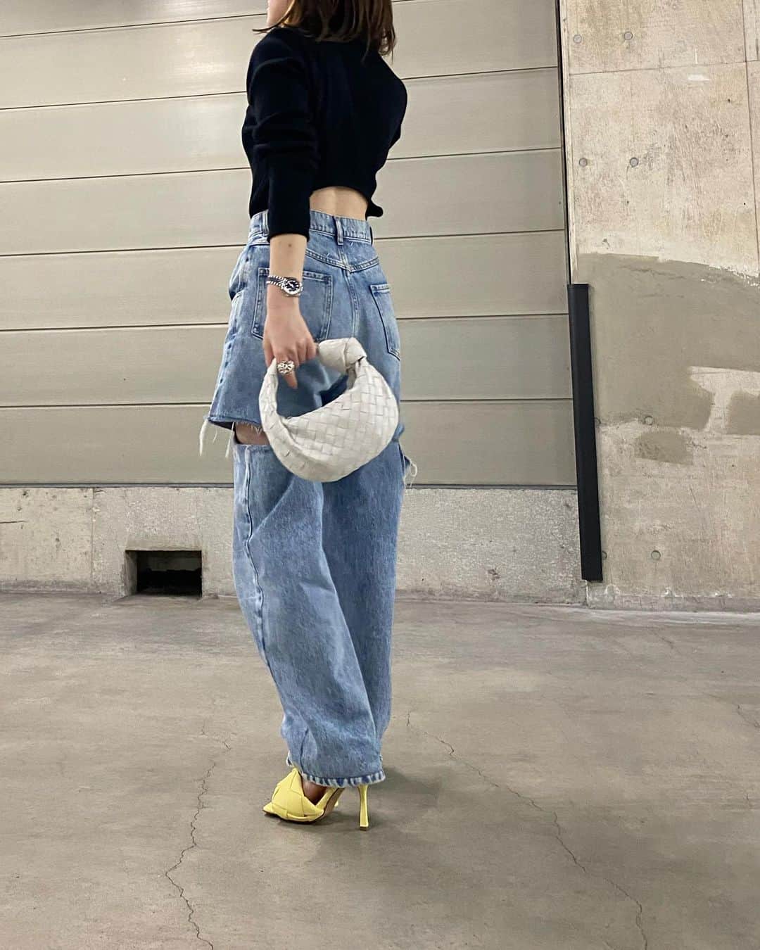 akiii031のインスタグラム：「腰がかわいいやつ~🐝🖤🤍💛  #ungrid #maisonmargiela #newbottega」