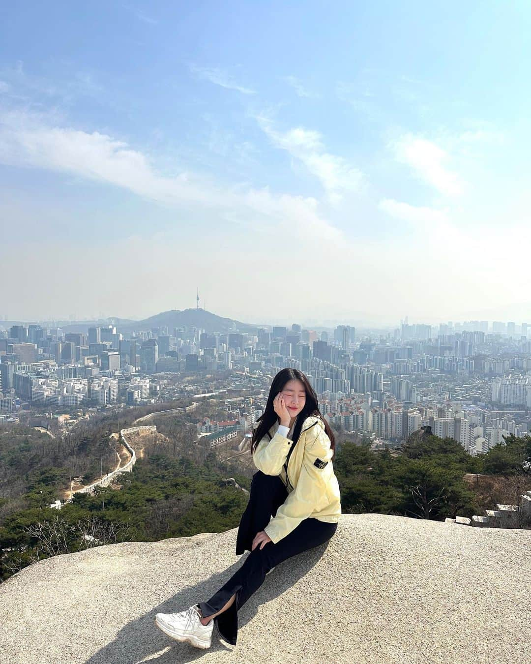 ユジョンのインスタグラム：「등산💛」