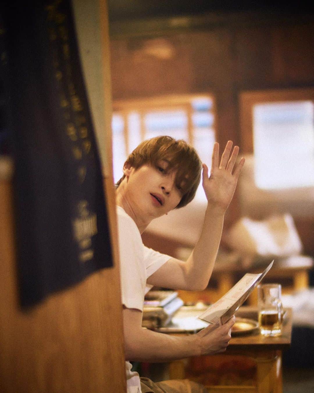 のインスタグラム：「⁡ 🙋🏻🥩📸🫶 ⁡ 撮影: Kazuki Takahashi ⁡ #KisMyFt2 #yutatamamori #玉森裕太 #ootd」