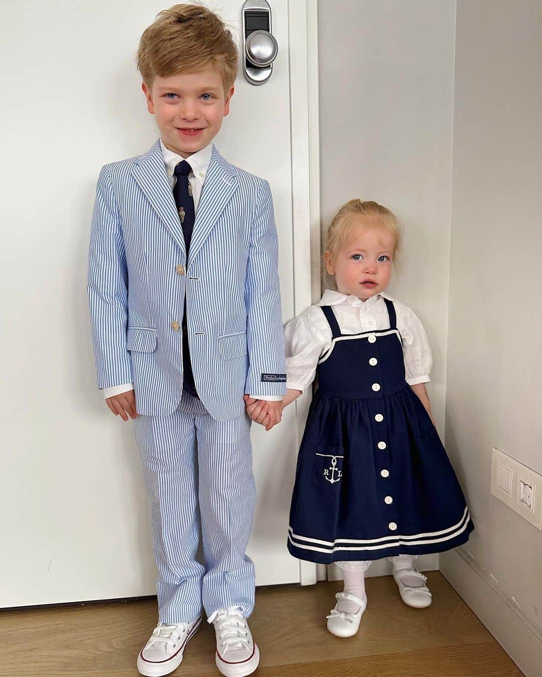 フェデスのインスタグラム：「Giuro che sono figli miei 😅」