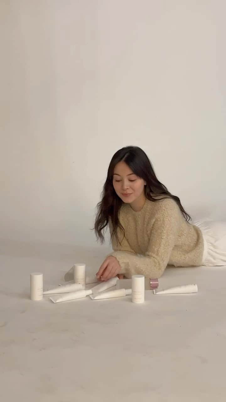 エレナ・アレジ・後藤のインスタグラム：「it’s been two years since I launched my baby @goto.beauty 🥹 thankful for this time! this year will be filled with new projects that I’ve been working on and i am so excited to share them with you all soon.  thank you for your continuous support 🤍 helena」