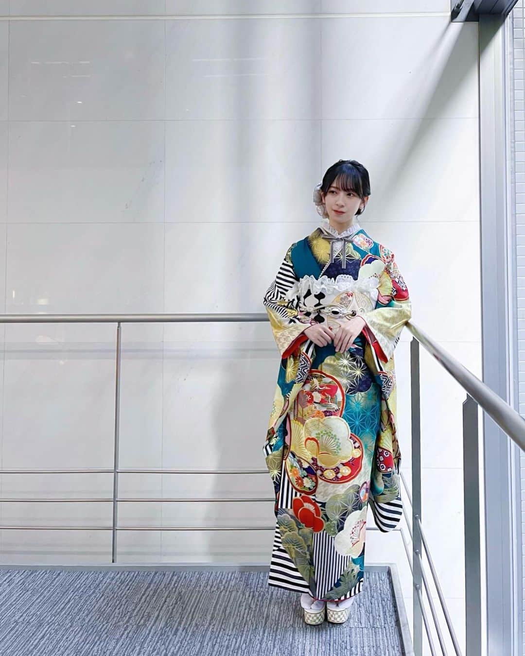 金村美玖のインスタグラム：「#日向坂46新聞 3月28日発売です！  ひな誕祭前に是非チェックしてね👘  #日向坂46 #金村美玖 #小坂菜緒 #濱岸ひより」