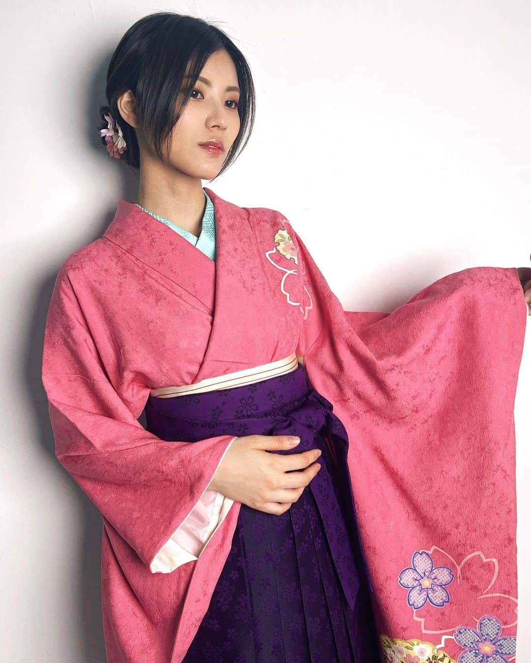 小林玲のインスタグラム：「. ⁡ ⁡ ⁡ ⁡ 『 #舞台MOMOTARO 』 ビジュアル解禁🍑✨ ⁡ ⁡ "桜" を演じさせていただきます🌸 ⁡ ⁡ 着物や髪にもお花が〜👘♪ ⁡ ⁡ ⁡ ⁡ ⁡ 5/24〜28 六行会ホールにて上演です☺︎ ⁡」