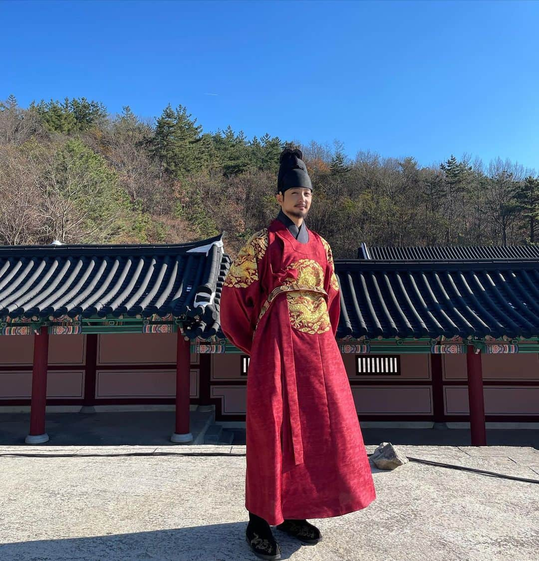 ヒョヌさんのインスタグラム写真 - (ヒョヌInstagram)「첫방 보기 딱 좋구나❤️ #꽃선비열애사 #첫방 10시에 #SBS 에서 만나요😊」3月20日 20時43分 - hyunwoo0118