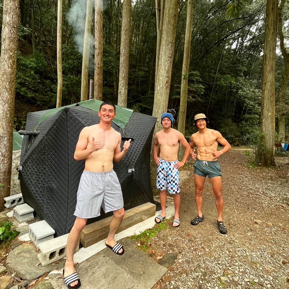 都倉賢のインスタグラム：「整った、いや、整いすぎたかもしれません😍  脳汁がぐじゅぐじゅ、ドバドバ出ました！！！  控えめに言って…最高でした！  皆さんのオススメのテントサウナやサウナ情報お待ちしております♪」