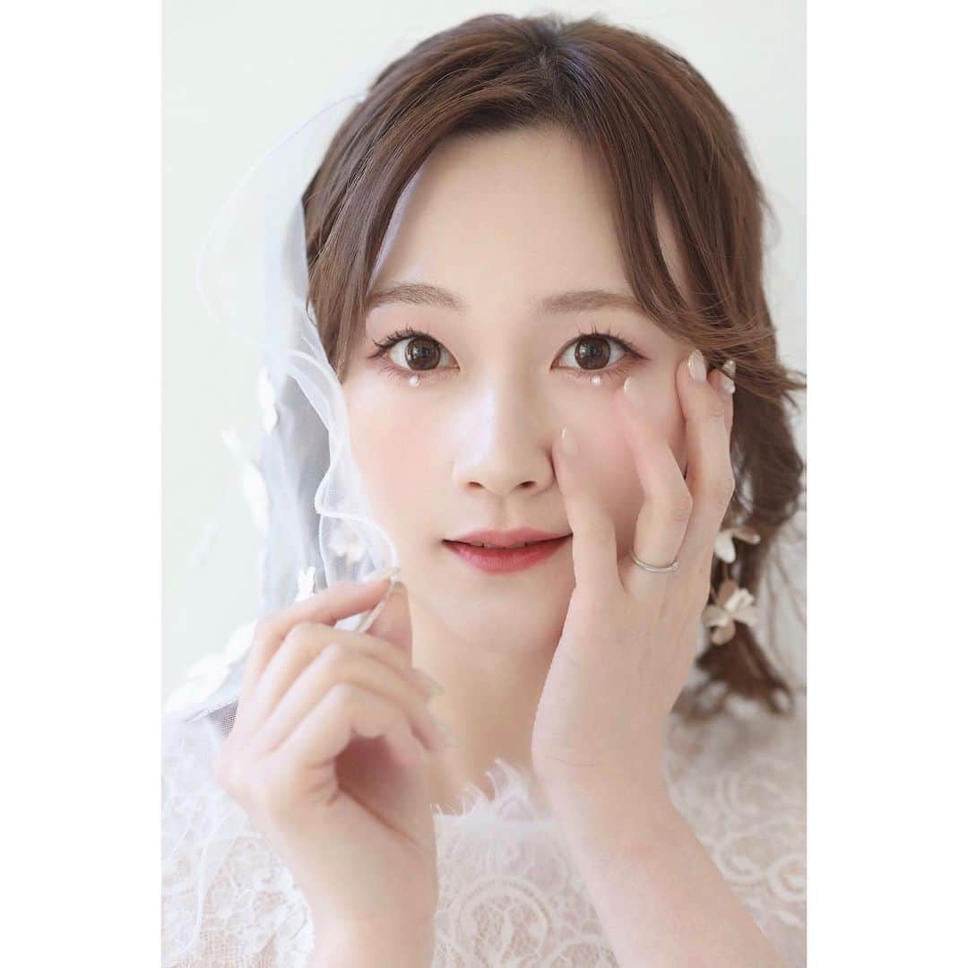 中野瑞希のインスタグラム：「. 🌿🕊🤍 . . . @photo.satomi  . #ウェディングフォト#帝国花嫁#帝国ホテルウェディング#インペリ婚#imperialhotel#wedding#weddingphoto#bridalmizuki」
