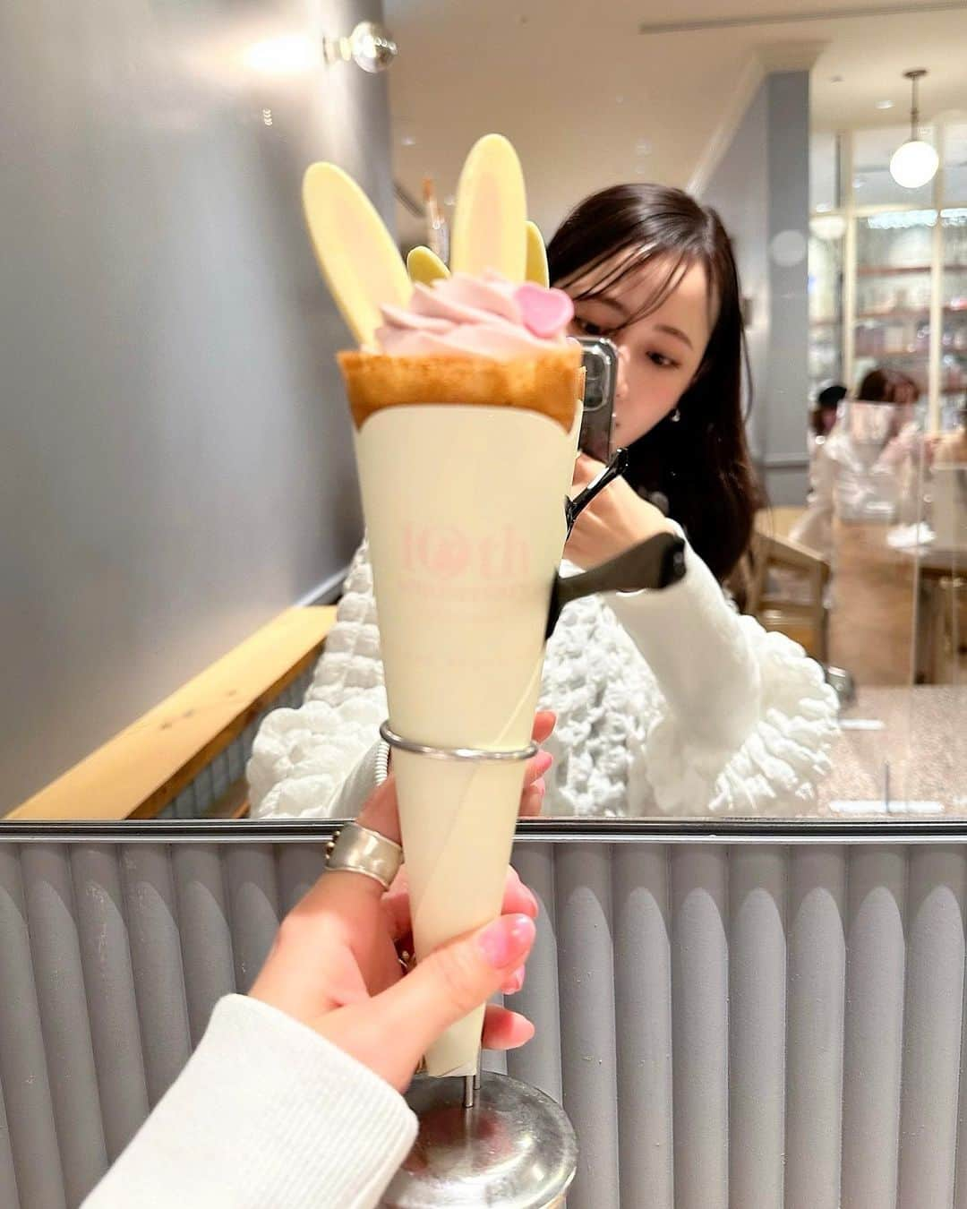 kaneshima ayaさんのインスタグラム写真 - (kaneshima ayaInstagram)「. @usagionline の10周年で @gelato_pique_cafe との コラボカフェに行ってきました☕️♡ うさぎのクレープが可愛すぎて 食べるのもったいなかった🐰💭 USAGI ONLINEかgelato piqueでイースターメニューを 購入をするとARフィルターとクーポンがもらえるよ🪺🤍 4/23までコラボカフェしてるので 良かったら行って見てね🍓🫖 ハッシュタグを使ったプレゼントキャンペーンも あるみたいなのでサイトも見てみてね🐰🩰 #usagionline#usagionline_10th#gelatopiquecafe#gelatopique#表参道カフェ#クレープ#ジェラピケカフェ」3月20日 21時04分 - ayaaa0214