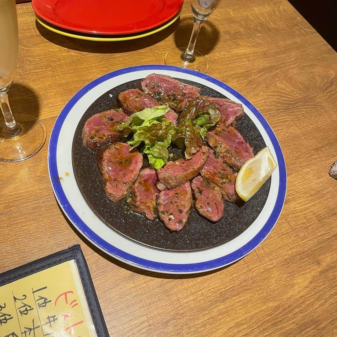 菊池遥香さんのインスタグラム写真 - (菊池遥香Instagram)「. 📍立ち飲みビストロRyo/吉祥寺  ずっとずっと行きたかった吉祥寺にあるビストロ🍴 立ち飲みってついているけど、立席でゆっくりできるよ🙆‍♀️  ☑究極のレバームース ☑牡蠣ソテーパクチーのせ ☑究極ハラミのタリアータ ☑ゴルゴンゾーラオムレツ ☑リゾット  もうどれも美味しすぎて、早く食べたいから写真撮るの雑🙇‍♀️笑 メニュー名若干違うのあるかも🙇‍♀️笑笑 でもやっぱり究極のレバームースが究極すぎた🤤💓  メニューの種類がすごい豊富だから、リピして極めたいっ💪✨  おすすめすぎるビストロだよ〜🤍  ✎︎＿＿＿＿＿＿＿＿＿＿＿＿  🏡 東京都武蔵野市吉祥寺南町1-17-9  🚶‍♀️ 吉祥寺駅公園口から井の頭公園に向かって歩いて4分ほど  ✎︎＿＿＿＿＿＿＿＿＿＿＿＿  . #吉祥寺 #吉祥寺ビストロ #吉祥寺グルメ #吉祥寺ディナー #ビストロ #ワイン #wine #dinner #東京デート #東京グルメ #居酒屋 #隠れ家的なお店 #food #냠냠 #먹스타그램 #맛집탐방 #인스타푸드 #푸드스타그램 #東京カフェ#おすすめカフェ#韓国 #cafe #일본카페」3月20日 21時14分 - kurara_ruka