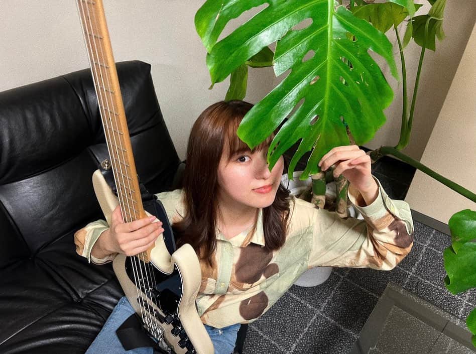 杉岡泉美のインスタグラム：「パン工場20周年の記念日にライブできて嬉しかったです😳 来てくださった皆さん！ありがとうございました✨  #」