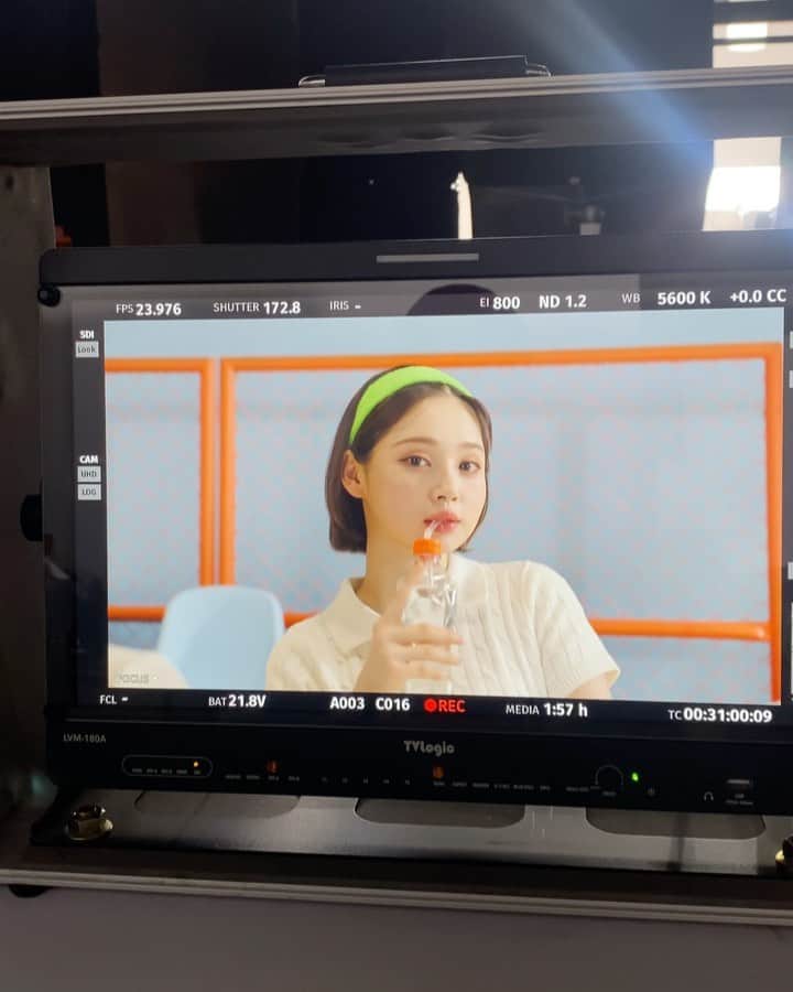 Yoonbitnaのインスタグラム：「아침 일찍부터 모두 고생했지만 즐거운 촬영에 너무 행복했어요! 좋은 인연 만나서 감사 감사💛」