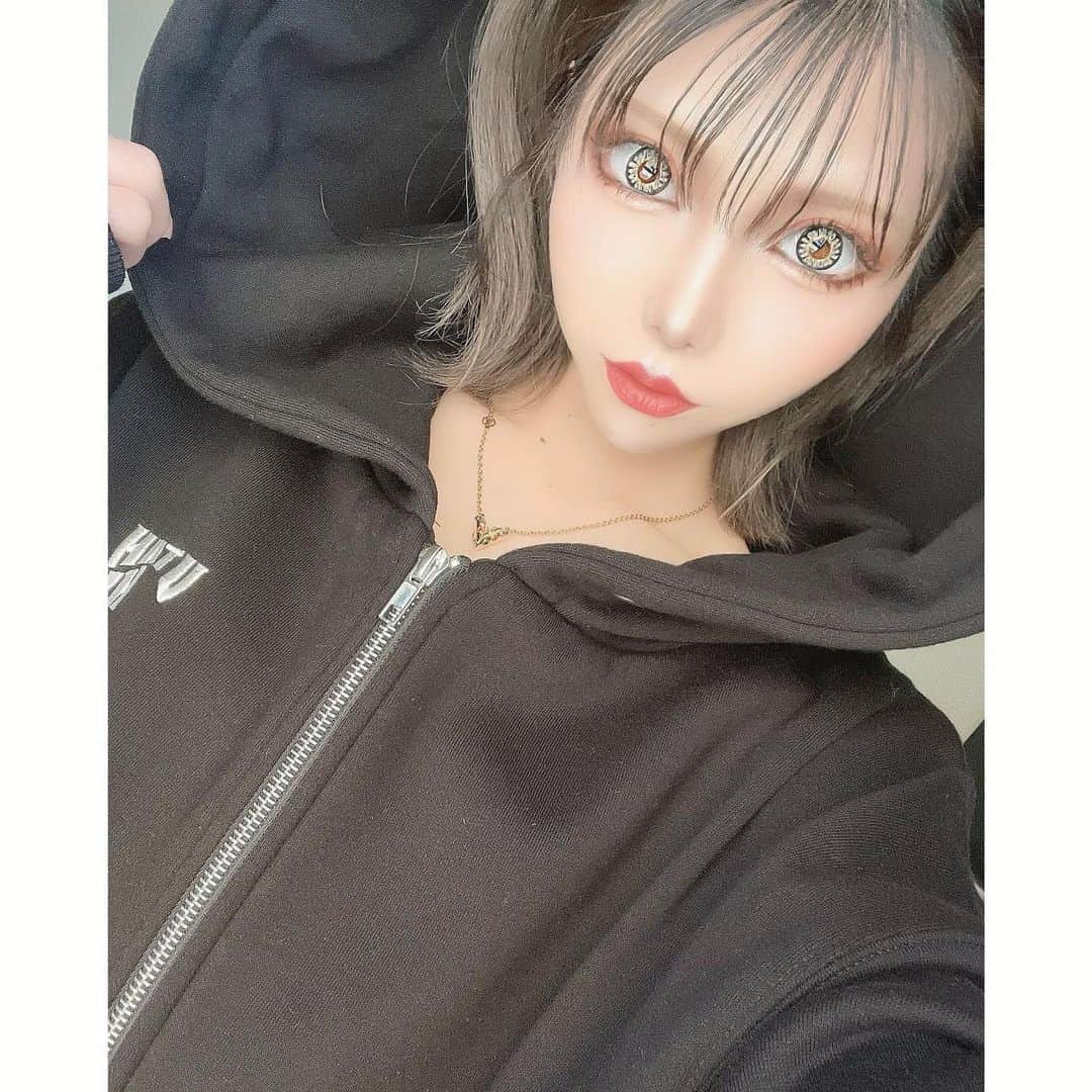 水城聖那のインスタグラム：「ㅤㅤㅤㅤㅤㅤㅤㅤㅤㅤㅤㅤㅤ ㅤㅤㅤㅤㅤㅤㅤㅤㅤㅤㅤㅤㅤ ㅤㅤㅤㅤㅤㅤㅤㅤㅤㅤㅤㅤㅤ 久しぶりの自撮り投稿📷💭 ̖́- ㅤㅤㅤㅤㅤㅤㅤㅤㅤㅤㅤㅤㅤㅤㅤㅤㅤㅤㅤㅤㅤㅤㅤㅤㅤㅤ  いっぱい春服🌼も買えたしㅤㅤㅤㅤㅤㅤㅤㅤㅤㅤㅤㅤㅤ 安定の週末大須ブラブラコースで ストレス発散ㅤㅤㅤㅤㅤㅤㅤㅤㅤㅤㅤㅤㅤしてきた☺️🫶🏻 ㅤㅤㅤㅤㅤㅤㅤㅤㅤㅤㅤㅤㅤ ㅤㅤㅤㅤㅤㅤㅤㅤㅤㅤㅤㅤㅤ ㅤㅤㅤㅤㅤㅤㅤㅤㅤㅤㅤㅤㅤ #名古屋#栄#大須#大須商店街#make#fashion#ootd#ジップパーカー#パーカー女子#envym#外ハネ#外ハネショート#髪色落ち着きました」