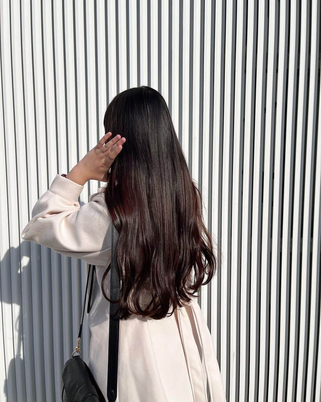 夢花さんのインスタグラム写真 - (夢花Instagram)「髪伸びたなああ👩🏻 自分の後ろ姿見ないからこんな長いと思ってなかった笑 そろそろ気分転換に髪の毛染めたいーー！！！」3月20日 21時54分 - dreamm_flowerr