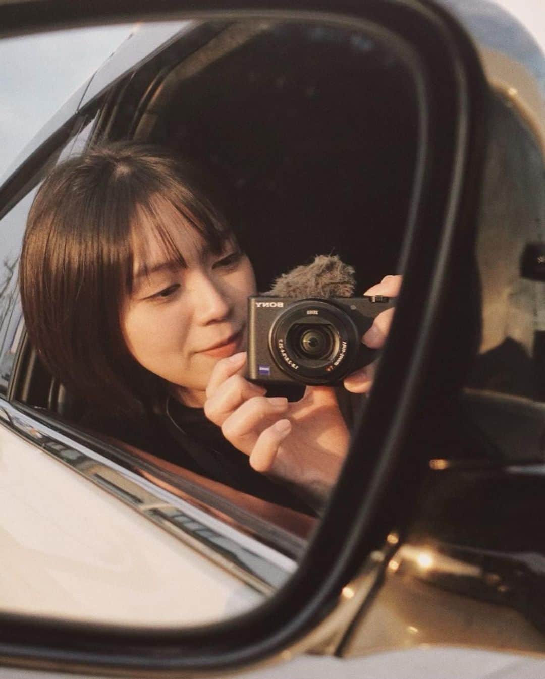 山田佳奈実のインスタグラム：「. 今日は凄く夕日が綺麗でした  そしてストーリーにも載せた桜が凄く可愛かった🌸  今年はお花見に行きたいな🍡 花粉と戦いながらも外に出るぞぉ  #山田佳奈実」