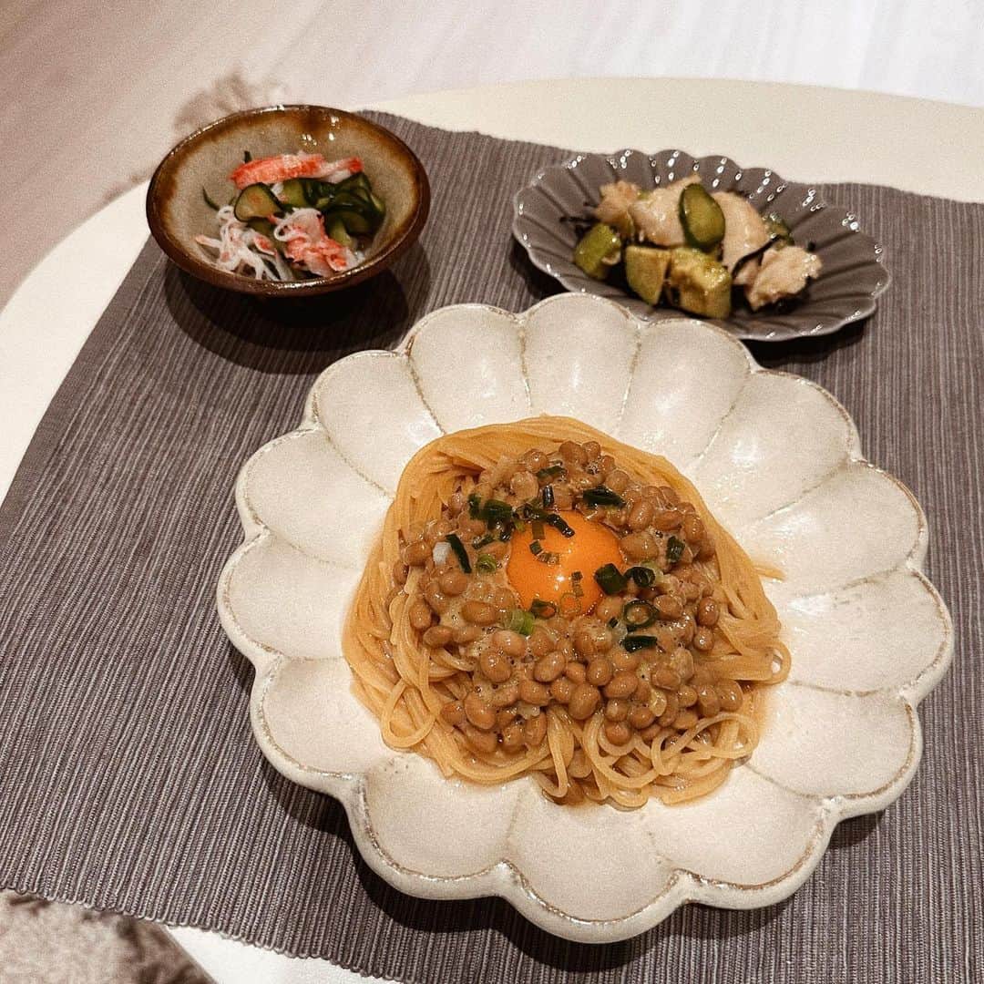 桃衣香帆さんのインスタグラム写真 - (桃衣香帆Instagram)「大豆100%のパスタお気に入りで、お家ごはんは最近いつもこの麺🍝 @zenb_uk」3月20日 21時52分 - momoikaho