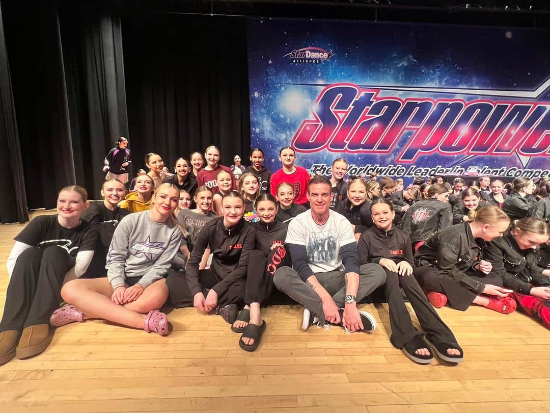 エディ・マクリントックのインスタグラム：「Got to go see Heather and her girls compete yesterday. I don’t know much about the dancing itself, but I do know it was really beautiful, and they were rewarded.」