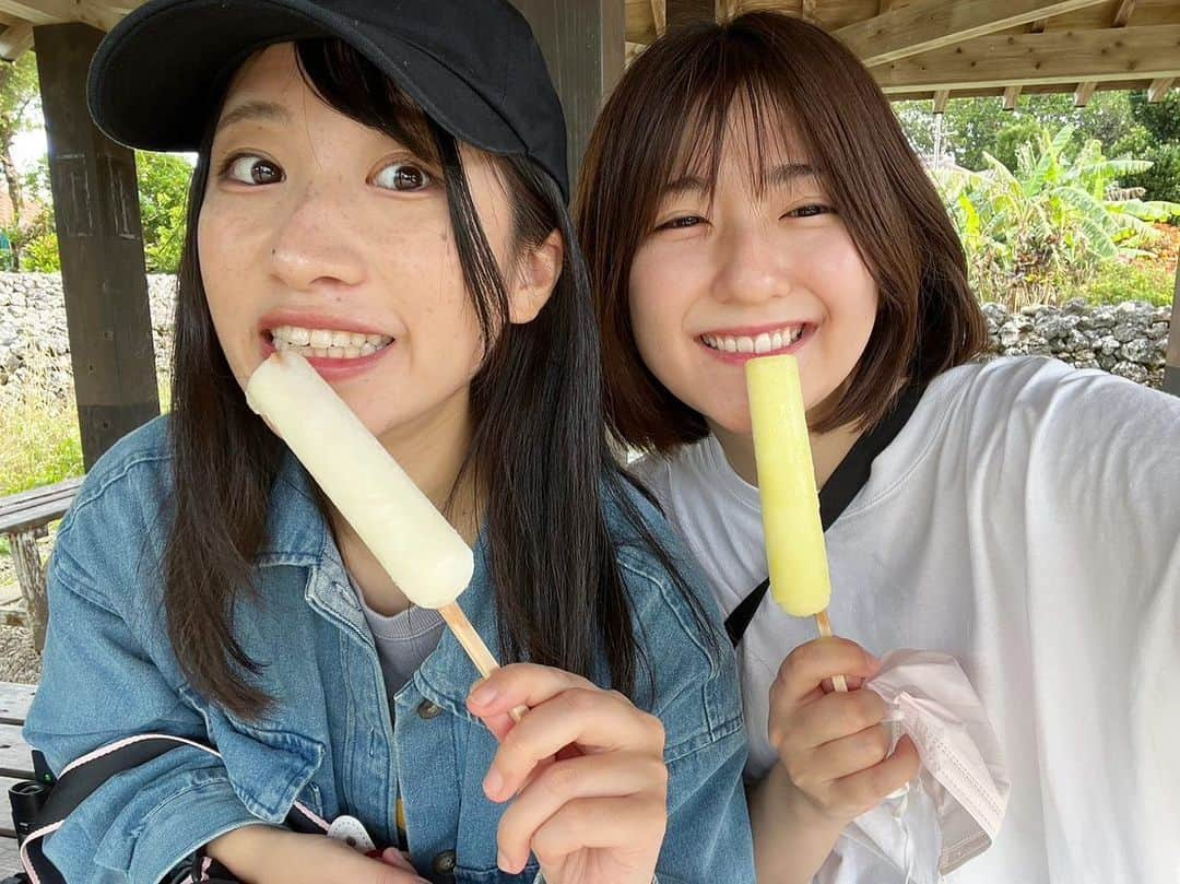 加藤一華のインスタグラム：「. 🍦🍦🍦  #竹富島 #竹富島グルメ  #竹富島観光   #アイスキャンディ #八重山そば #水牛車  #過去pic #女子旅 #竹富島旅行 #いちなる」