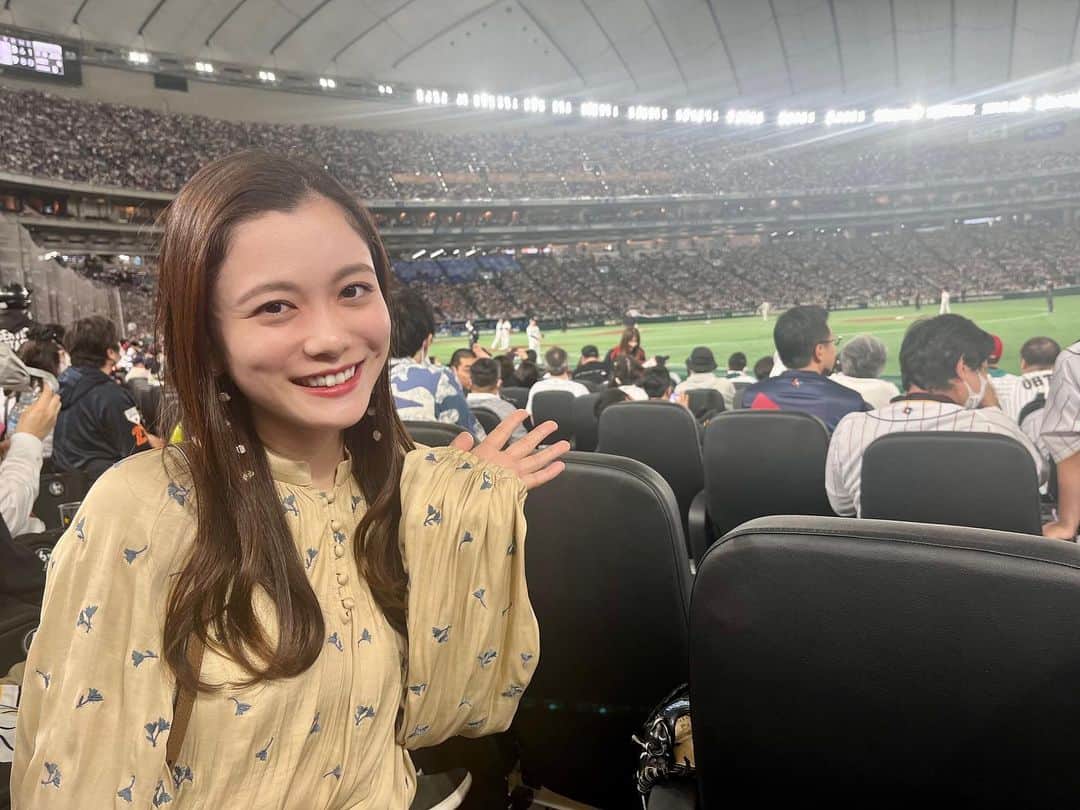 上田彩瑛のインスタグラム：「この前のWBC準々決勝イタリア戦を観てきました🇯🇵  いつも阪神戦なのでなんだか新鮮でした…！会場が本当にひとつになっている感じがして、記憶にのこる楽しい一戦でした！！  投手陣も先発の大谷選手から始まり、継投の伊藤選手・今永選手・ダルビッシュ選手・大勢選手と最後までしっかりと目に焼き付けてきました🥹  明日朝のWBC準決勝メキシコ戦も全力応援です🇯🇵📣  #wbc #wbc2023 #東京ドーム」