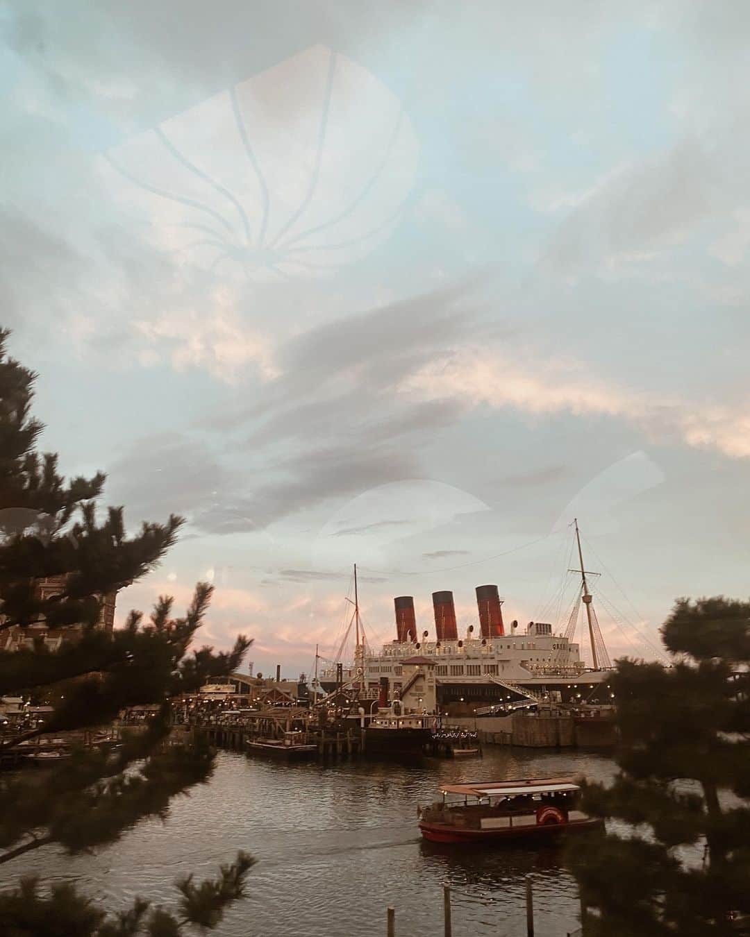 のインスタグラム：「🚢🤍  ふたりとも大きくなったね👧 ４月から年長さんだ🫶🥰  #🤍」