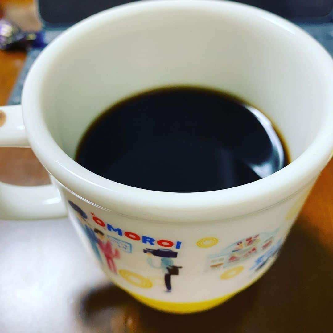 カバさんのインスタグラム写真 - (カバInstagram)「おはようございます！ 今日もコーヒーから(6日目)  本日21日(火)〜27日(月)まで NGKなんばグランド花月にて、酒井藍座長新喜劇に出演させて頂きます！ぜひぜひ笑いに来て下さーい！😊  そして19時15分からは、吉本新喜劇記念日2023もあります！こちらは配信もありまして、イベントの中で新座長の発表があるとのこと！！！ 要チェックでお願いします！  #コーヒーチャレンジ #まずは1日1杯  #吉本新喜劇 #新喜劇 #吉本新喜劇記念日2023 #NGK #なんばグランド花月 #酒井藍 #カバ #よろしくお願いします」3月21日 8時37分 - kabaking0129