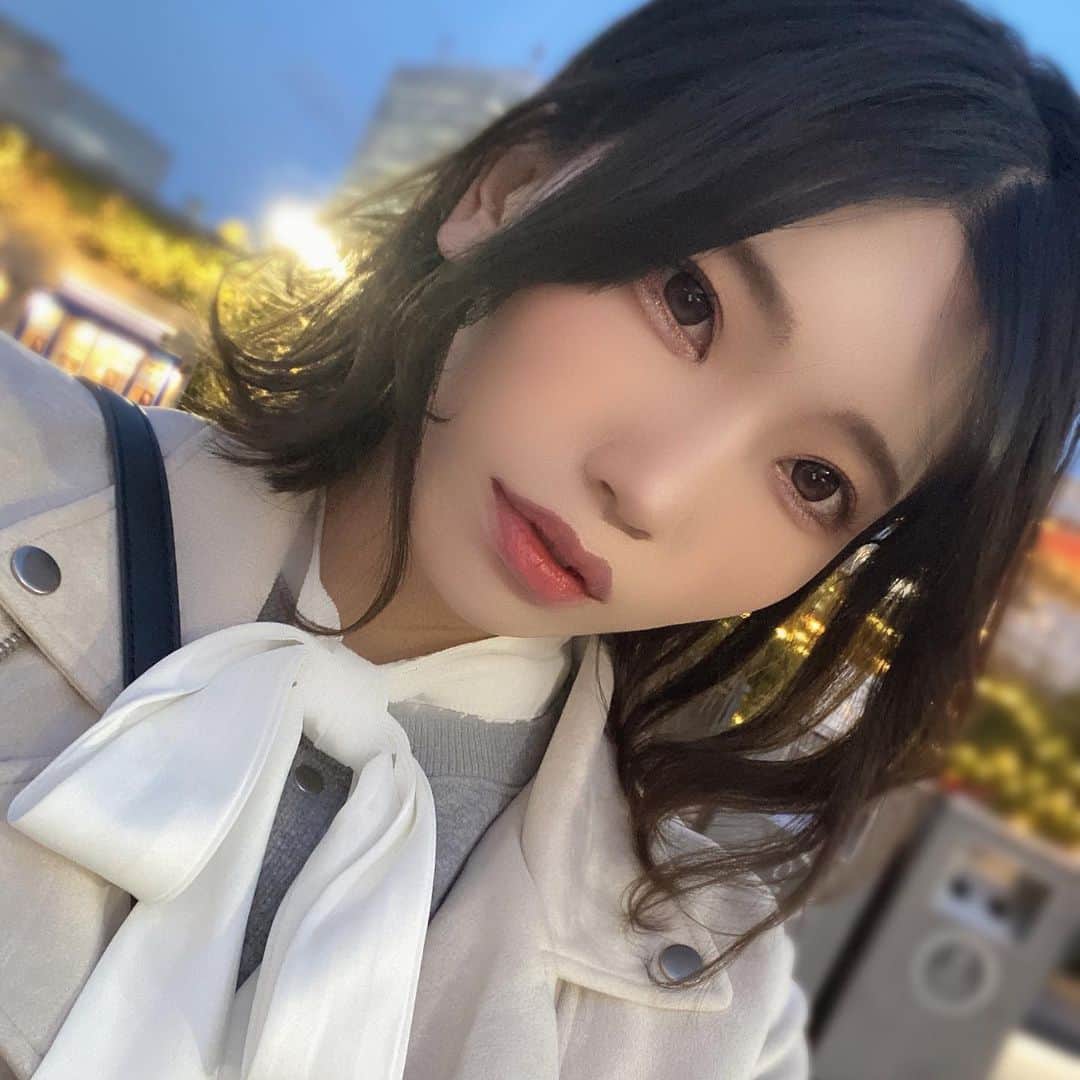 石原美沙紀のインスタグラム：「まえがみわけわけ☺︎♡  #데일리　#셀카　#일본　#친구해요 #instagood #instalike #instafashion #japanesegirl #cute #自撮り #自撮り女子  #アイドル  #今日のコーデ #ファッション #selfie #followme #likeforlikes  #写真好きさんと繋がりたい#idol #japanese #メイク #フォローミー　#follow #モデル #推し」