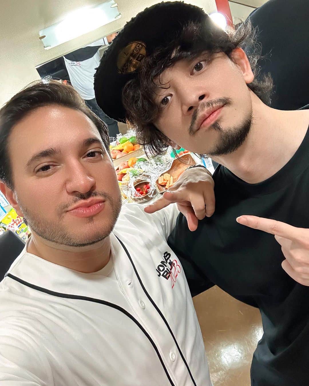 Yamatoさんのインスタグラム写真 - (YamatoInstagram)「Good to see you my bro w/ @JonasBlue ズッ友💙  #JonasBlue #Yamato」3月21日 0時44分 - yamatodj